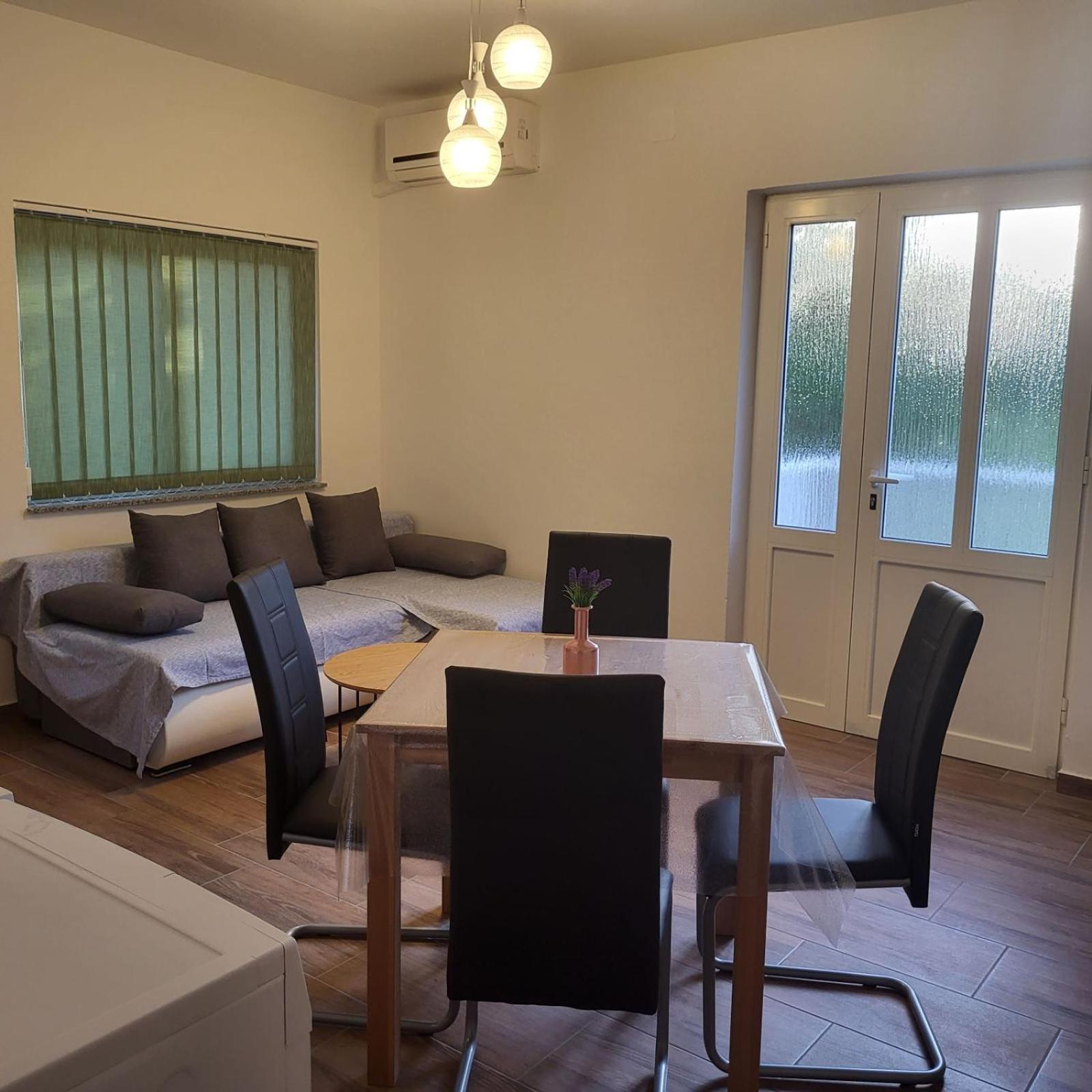 Apartment with Garden View