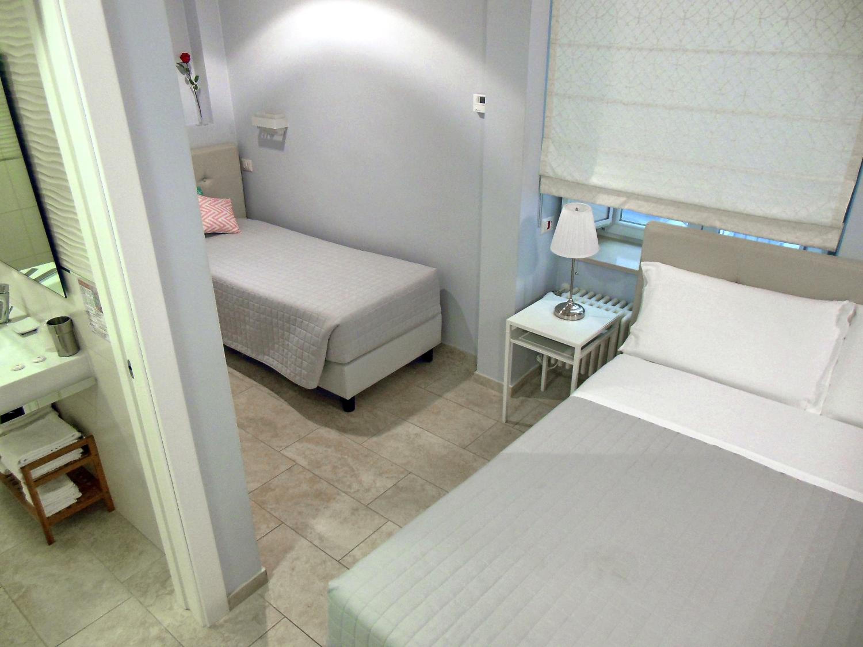Suite - Photo 21