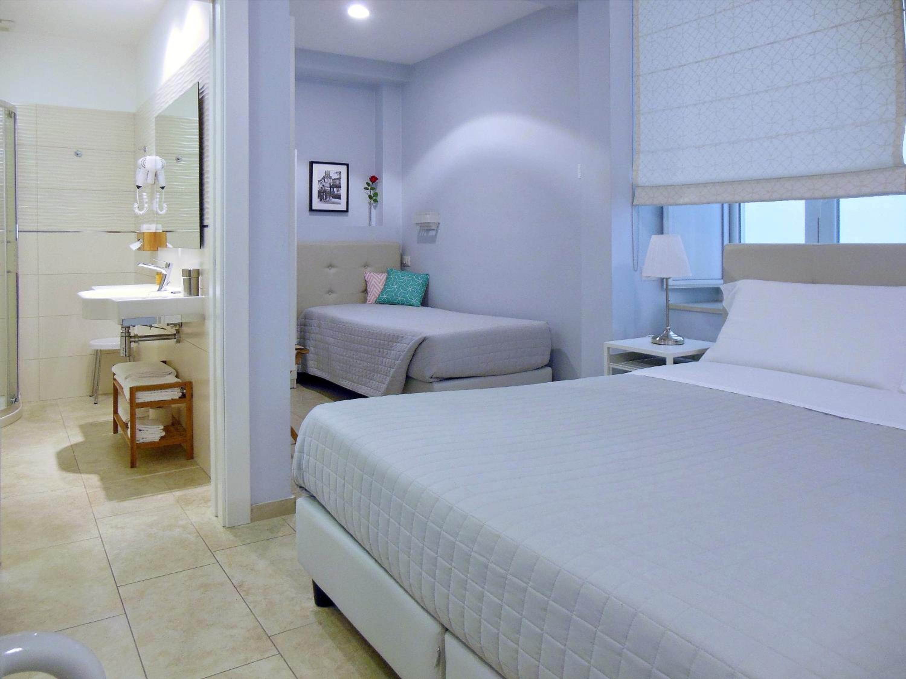 Suite - Photo 7