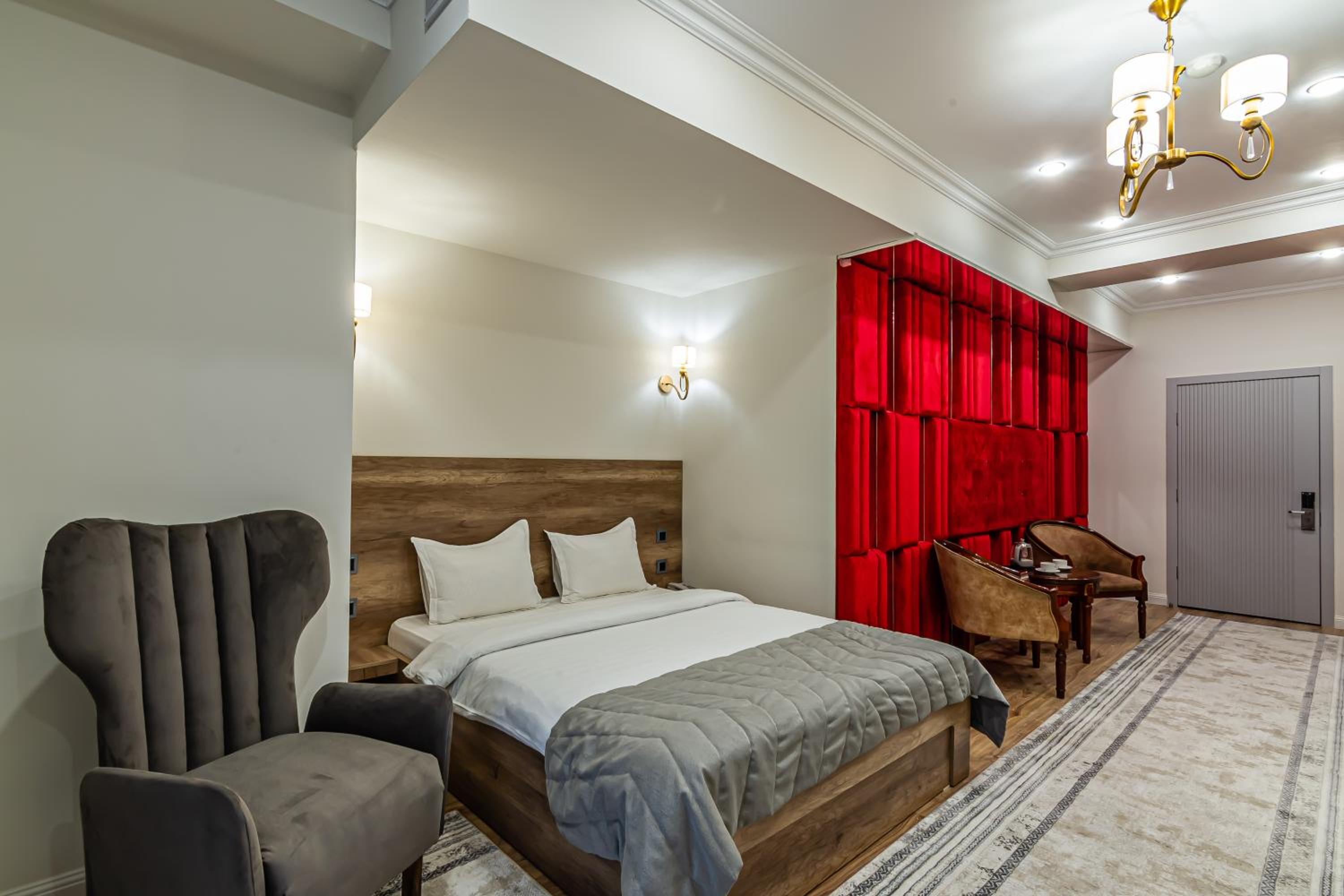 Large Double Room - Photo 26