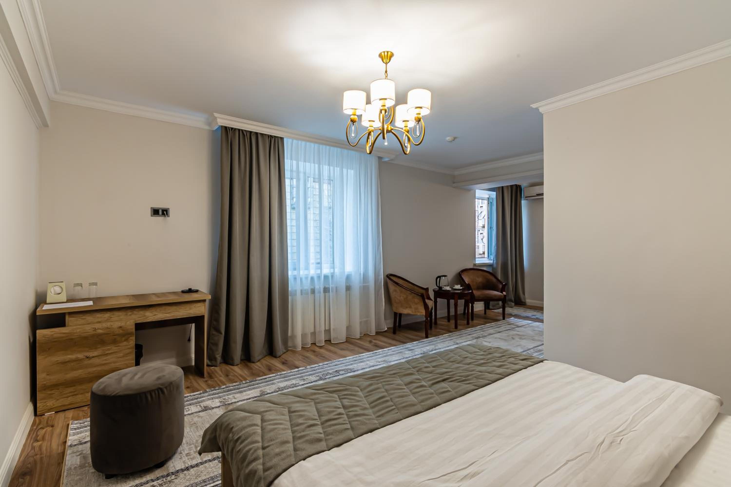 Large Double Room - Photo 25