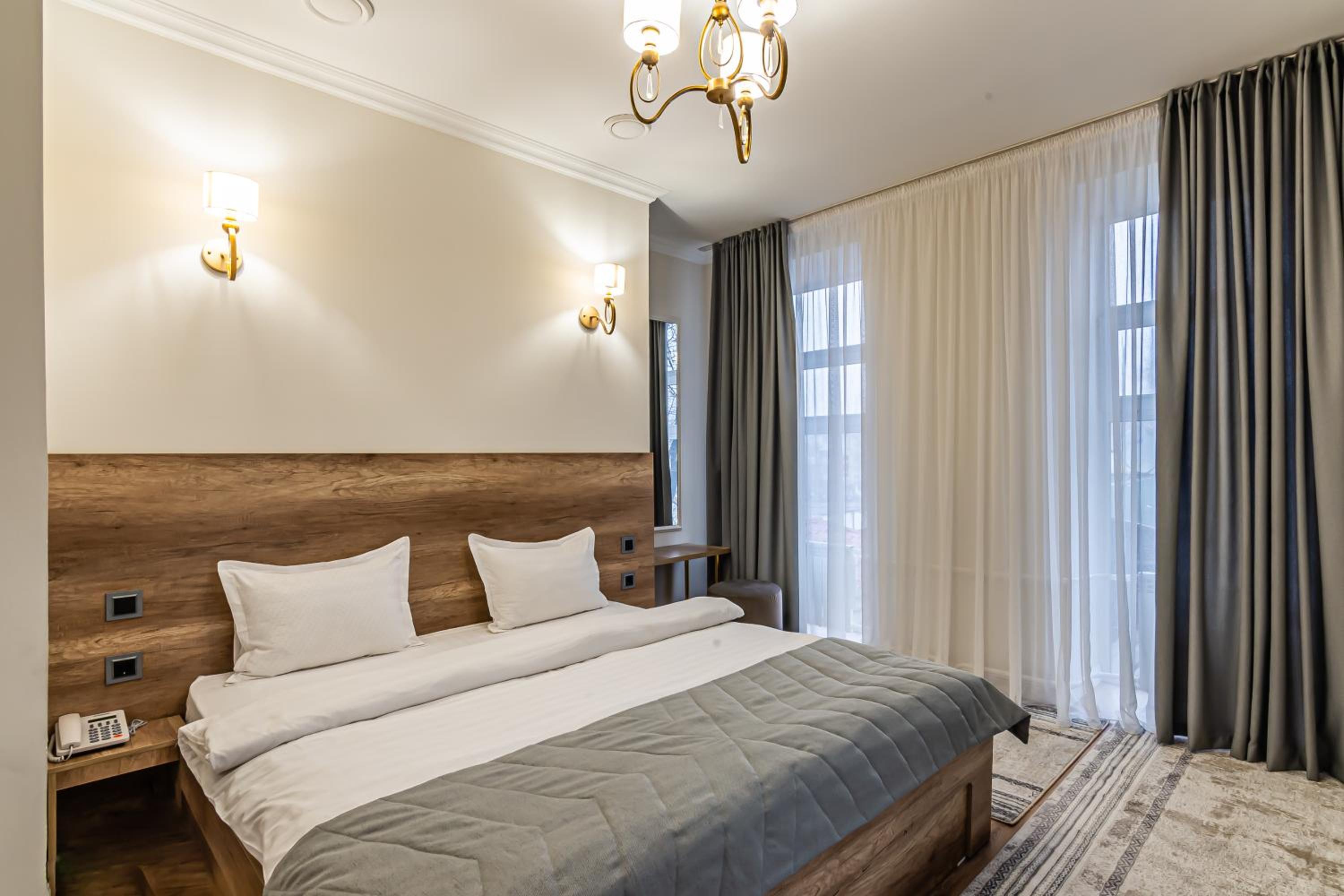 Large Double Room - Photo 22