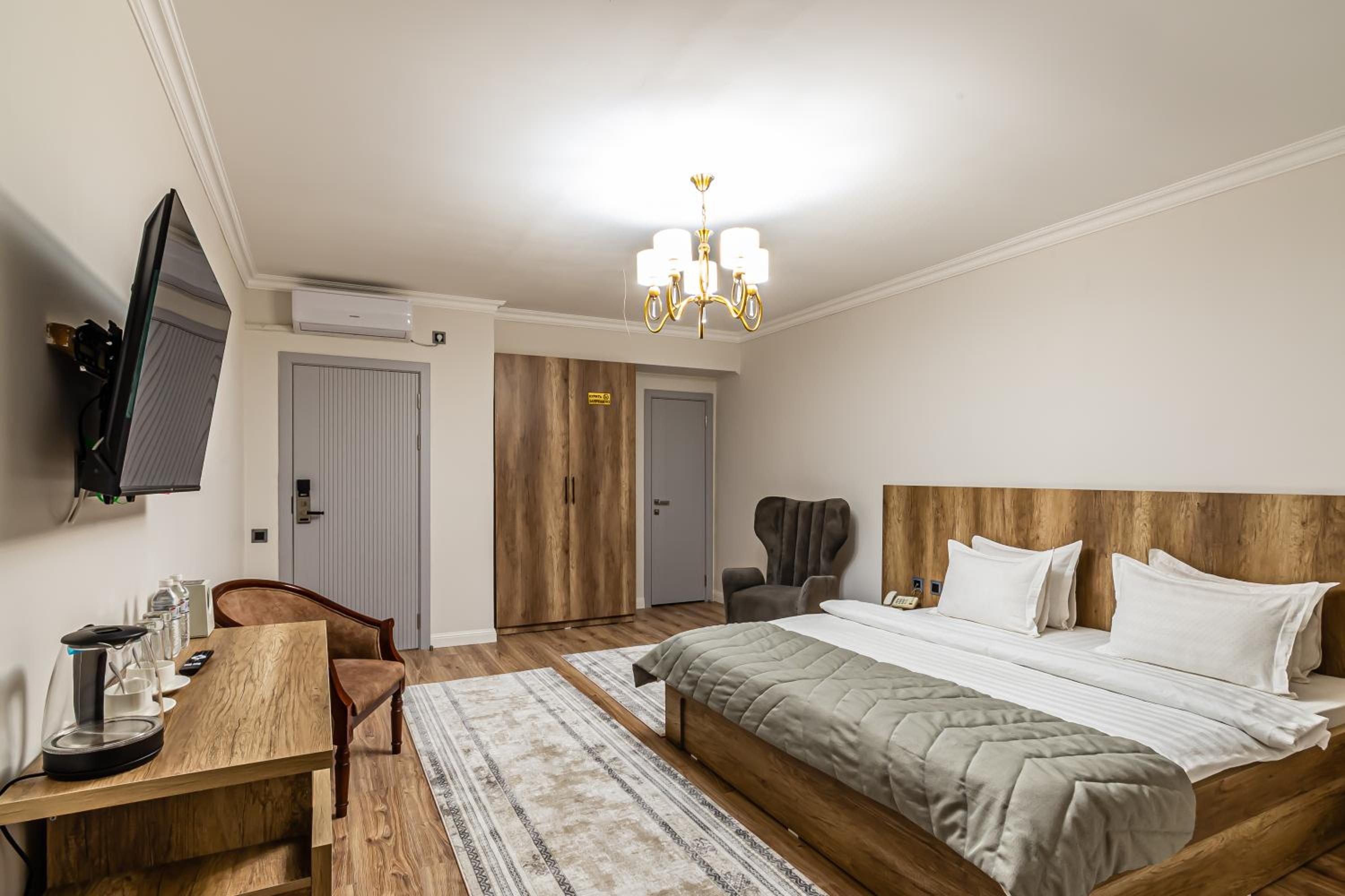 Large Double Room - Photo 15