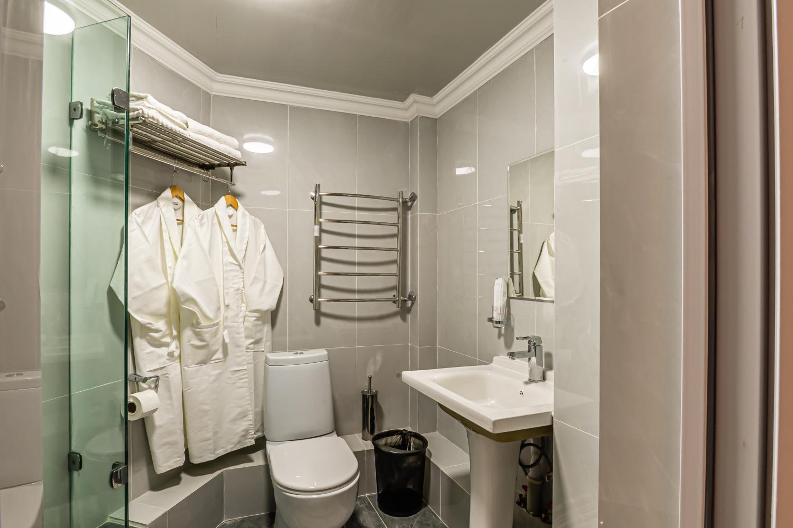 Large Double Room - Photo 24