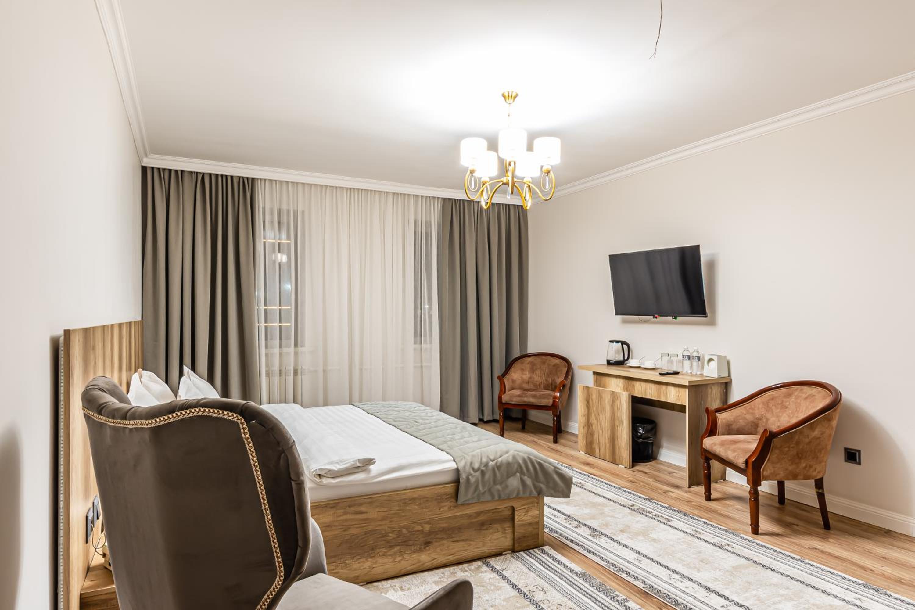 Large Double Room - Photo 18