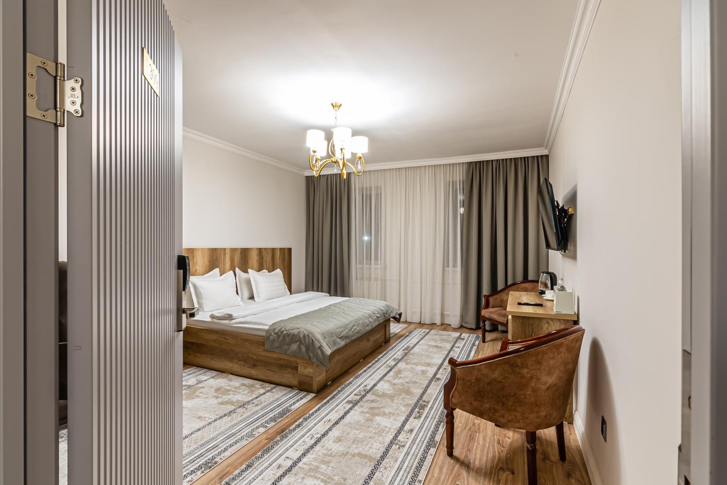 Large Double Room - Photo 35