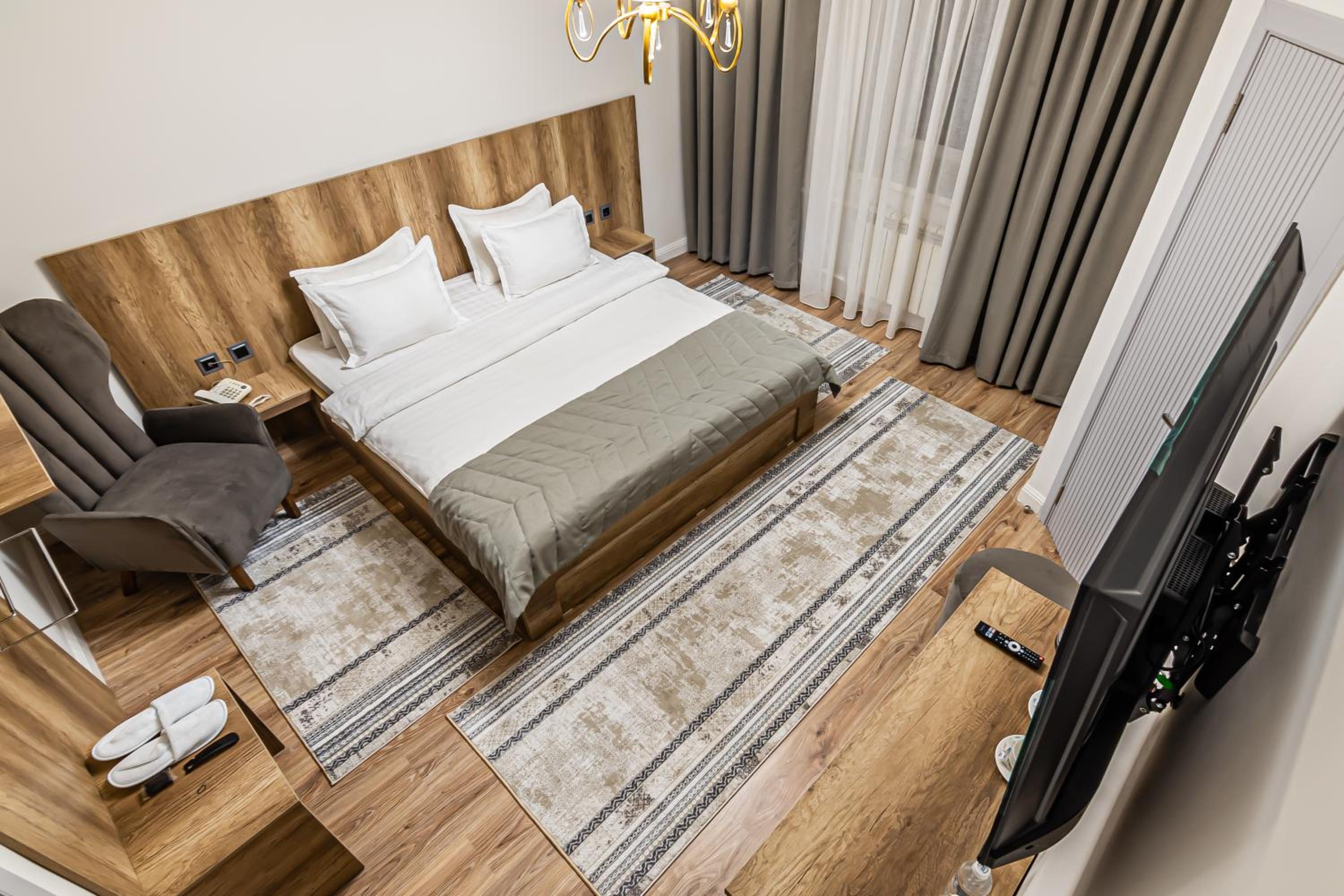 Large Double Room - Photo 29