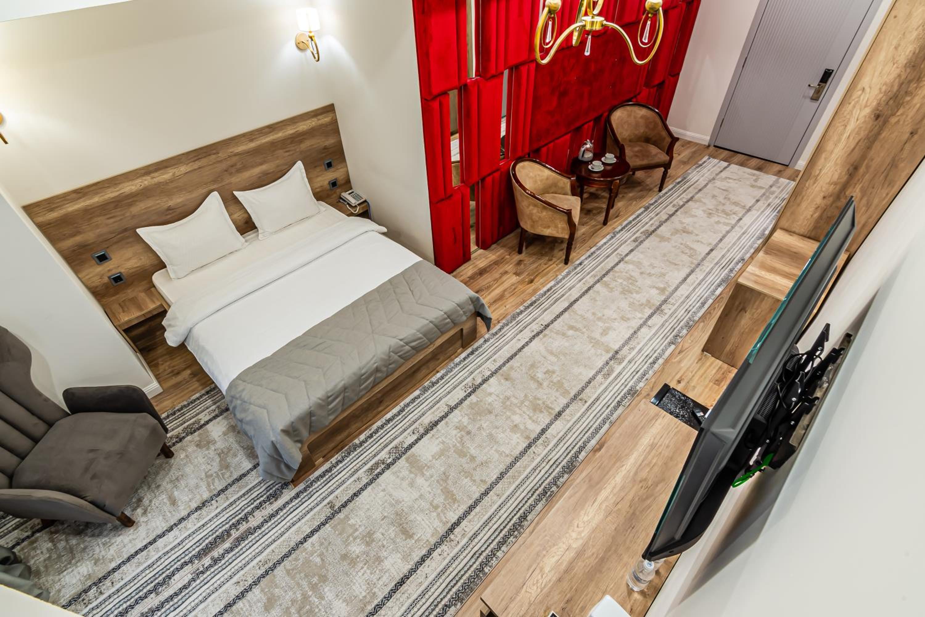 Large Double Room - Photo 32
