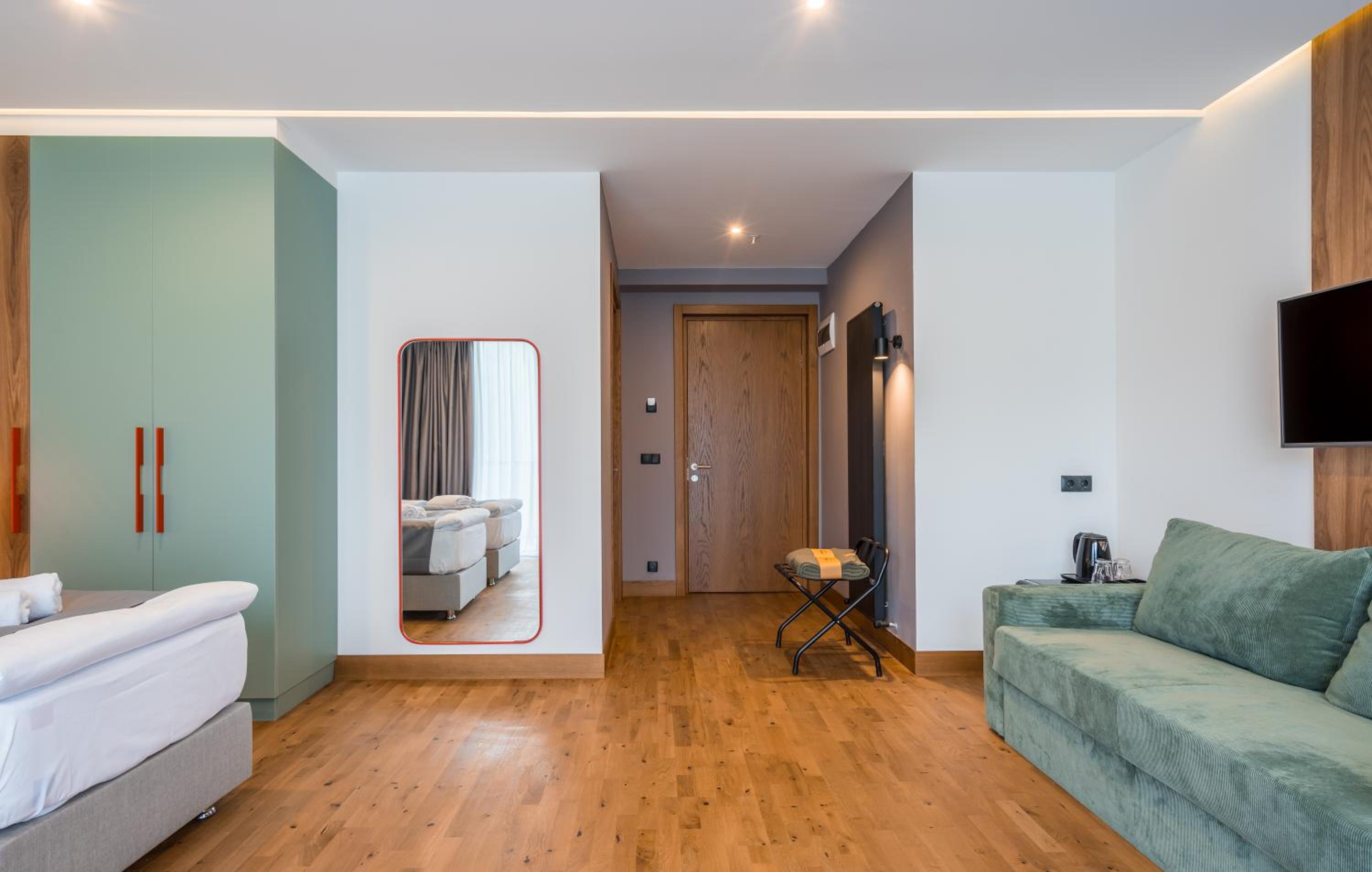 Deluxe Room - Photo 3
