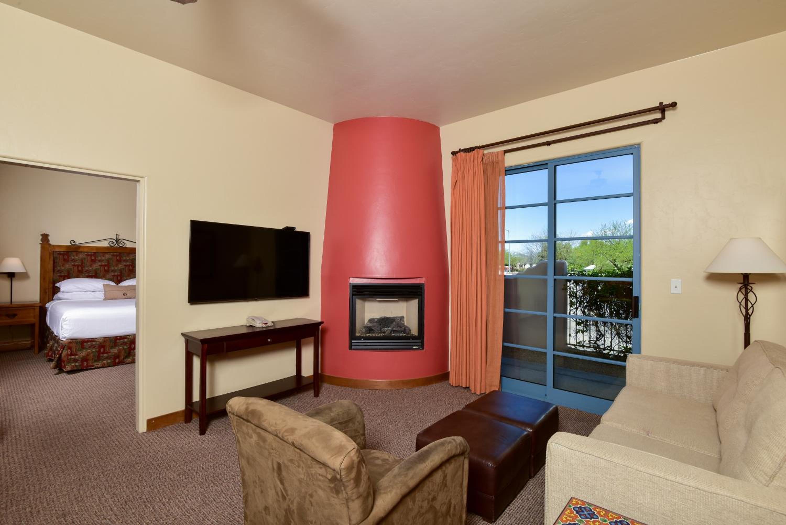 One-Bedroom Suite - Photo 5