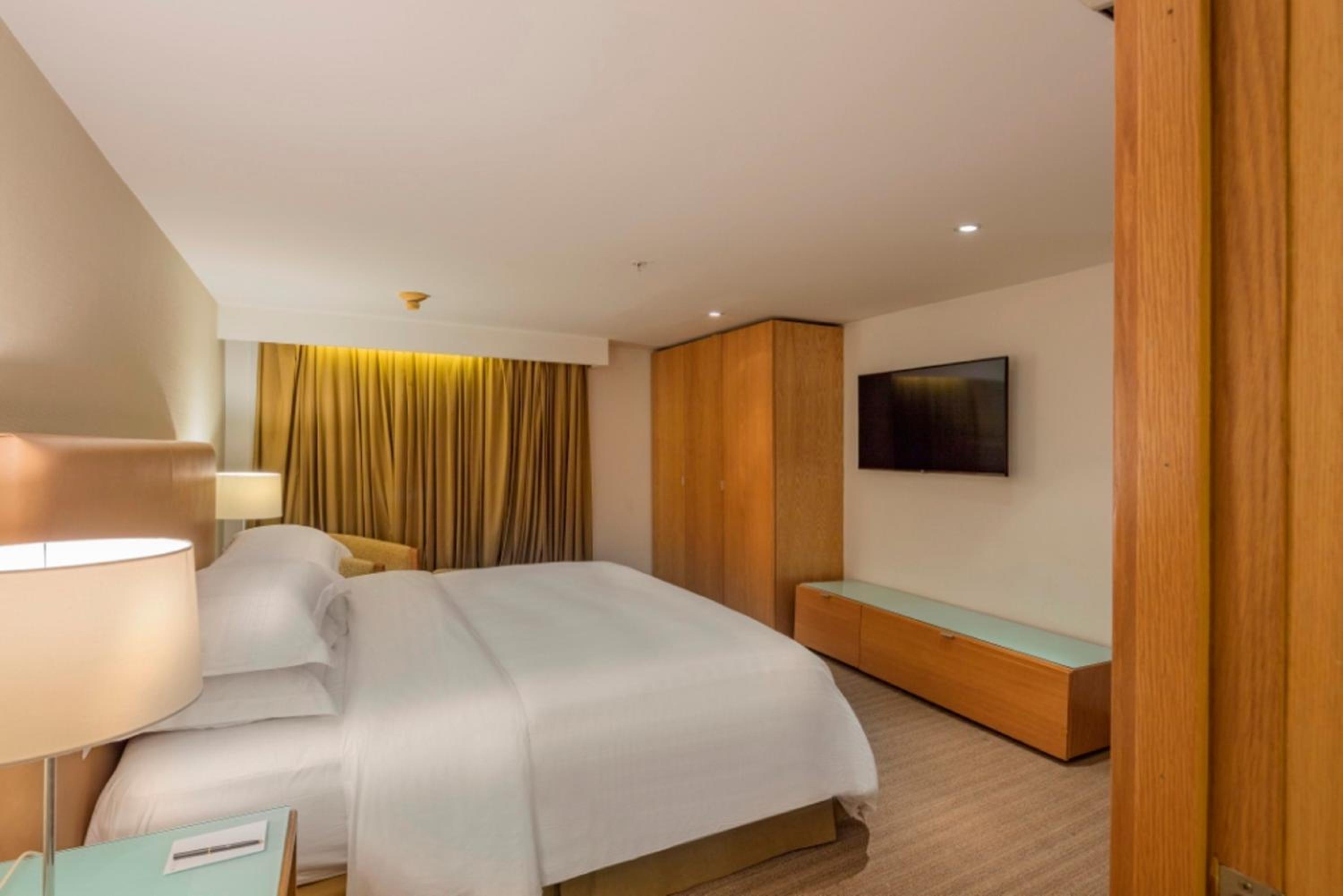 Classic King Room - Photo 5