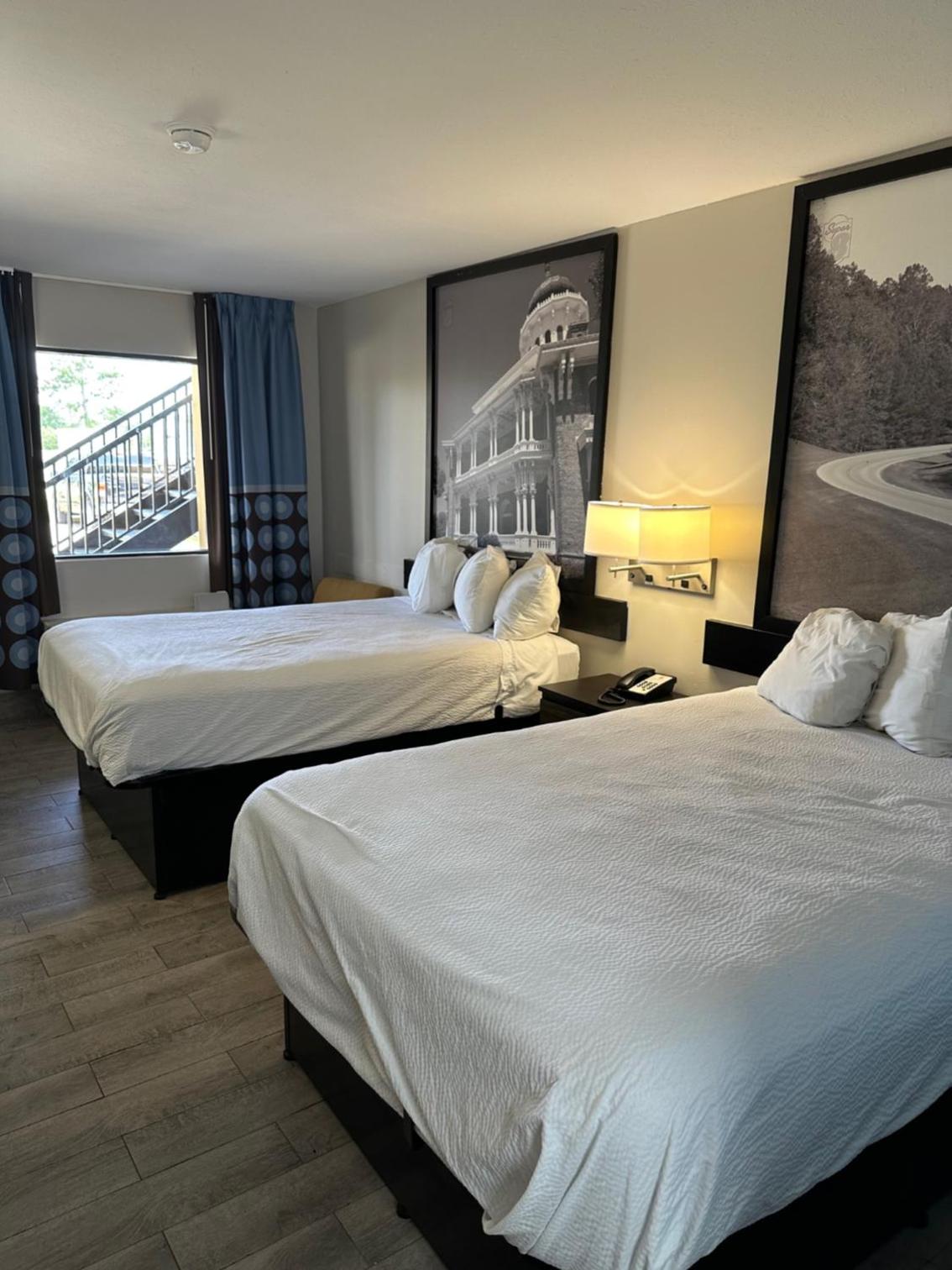 Standard Room with Two Double Beds - Non-Smoking - Photo 3