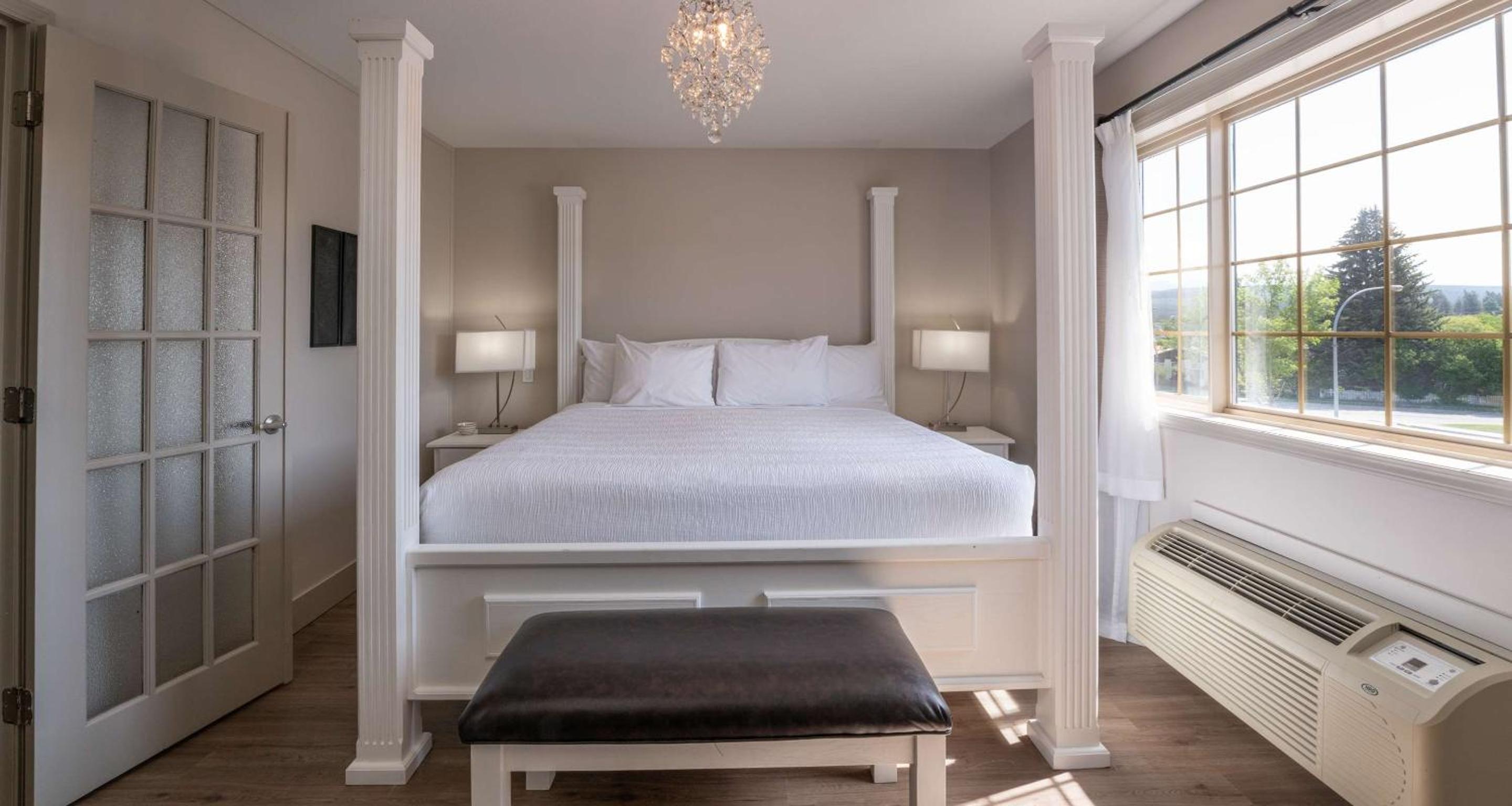 King Suite - Photo 1