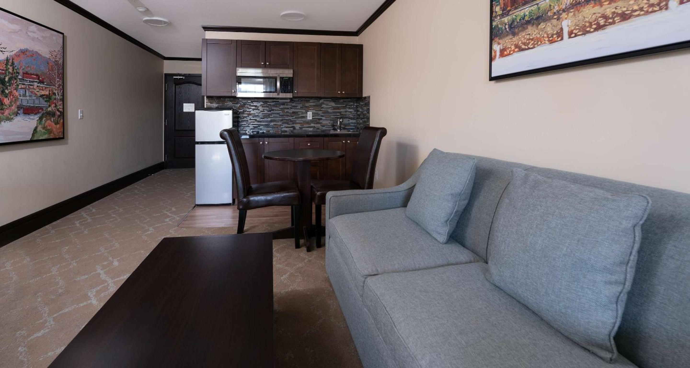 Queen Suite with Sofa Bed and Kitchenette - Photo 2