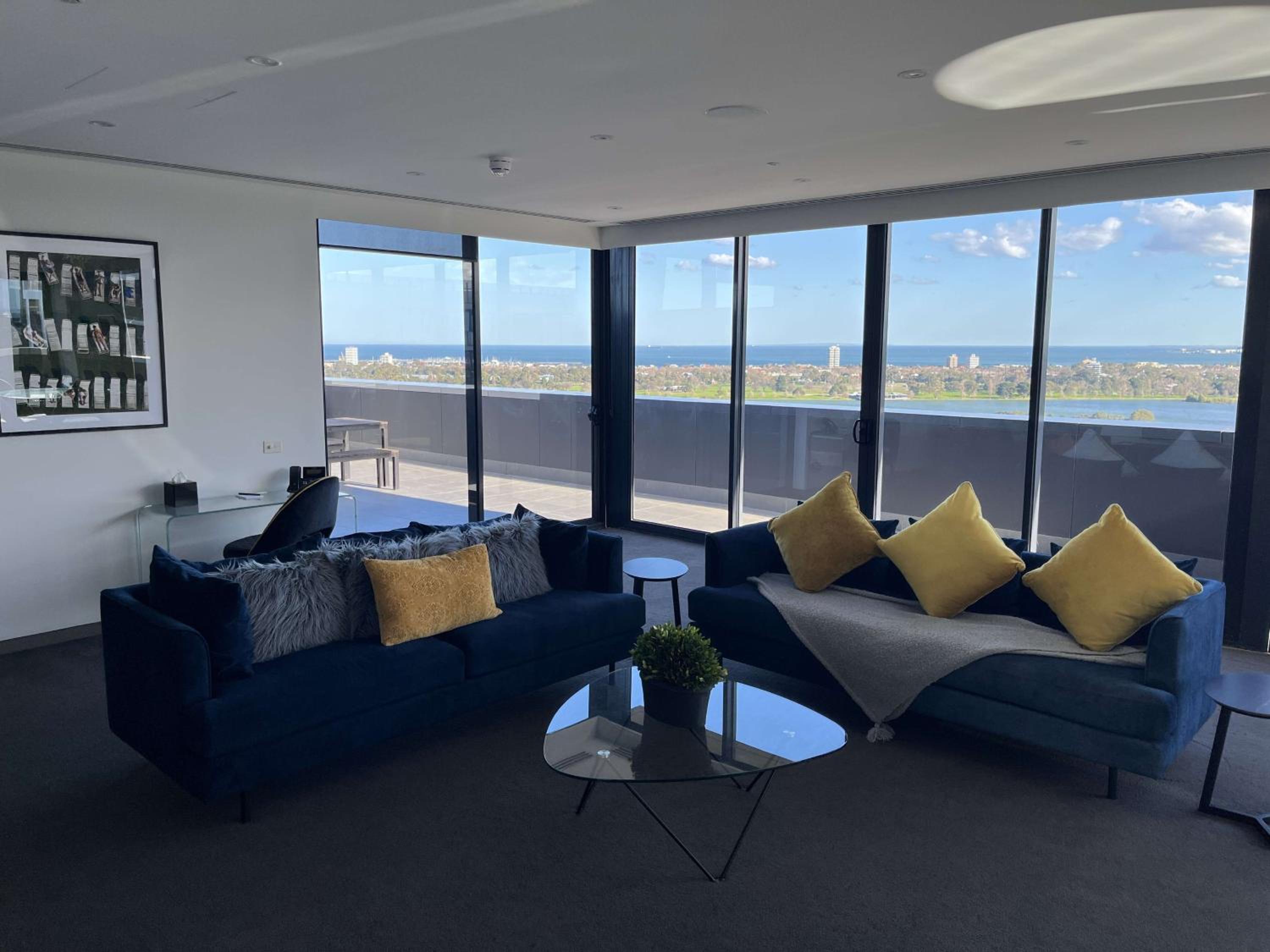 Penthouse Apartment with Balcony photo 3