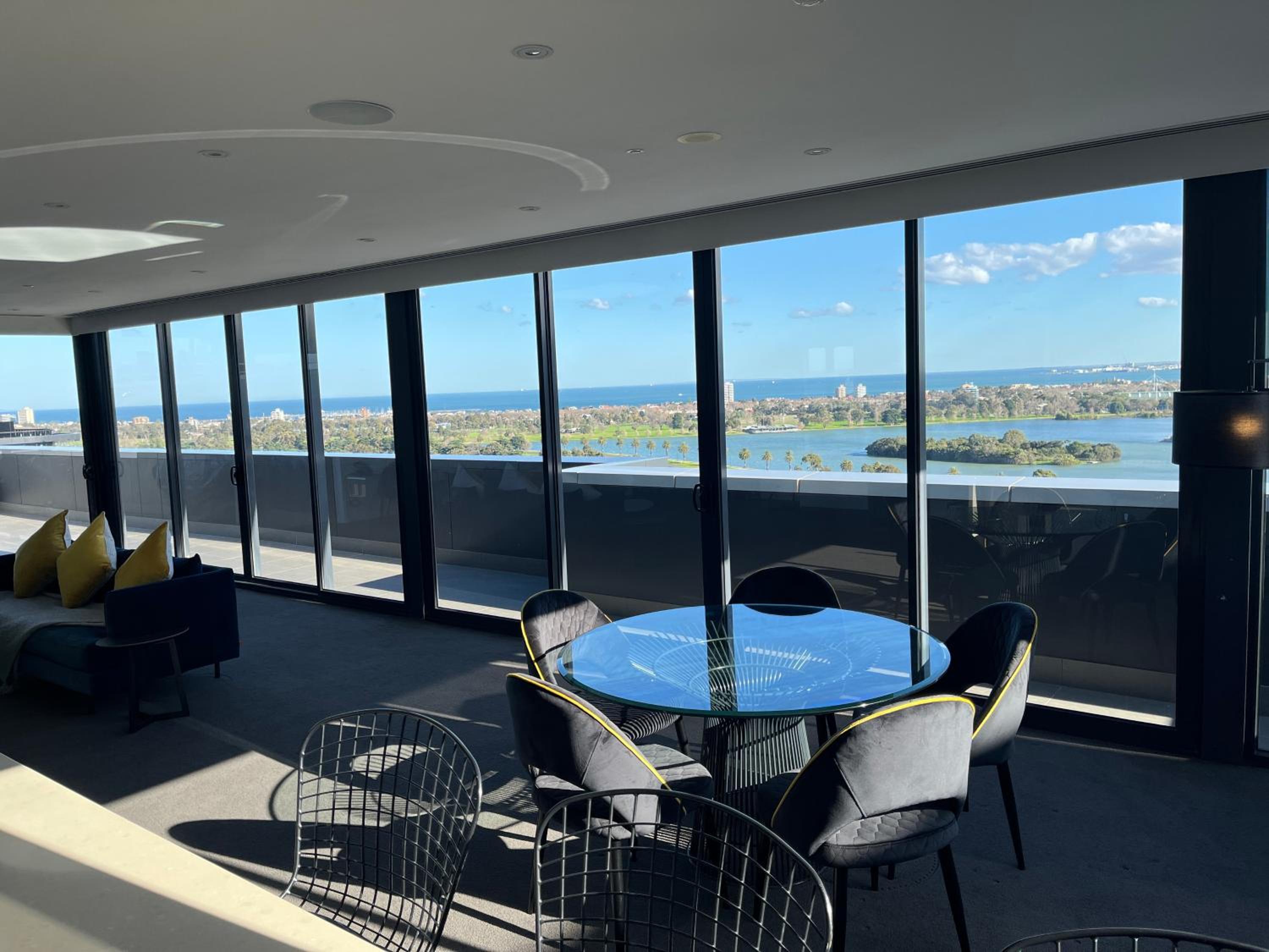 Penthouse Apartment with Balcony photo 2