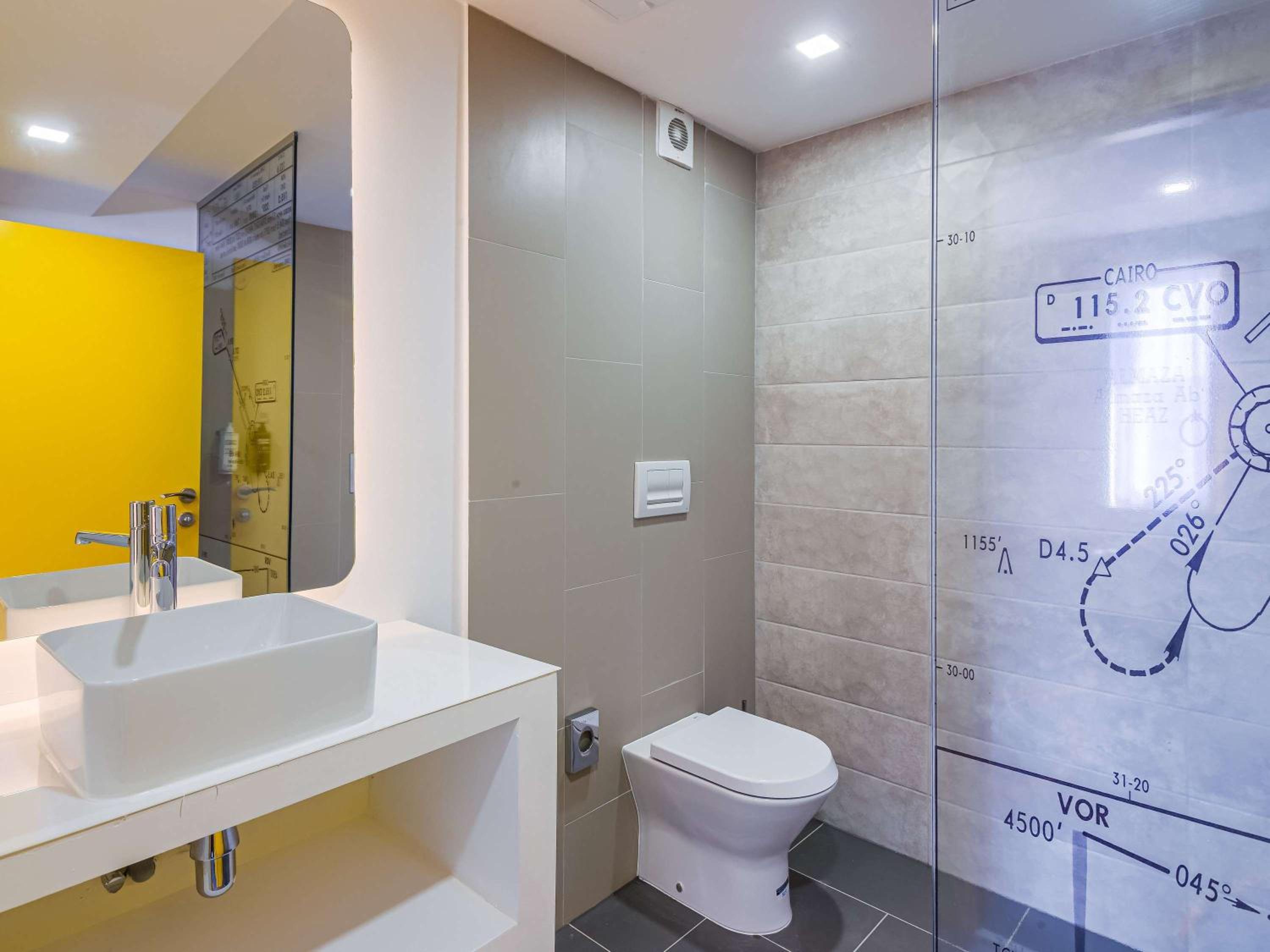 Standard Twin Room - Photo 2