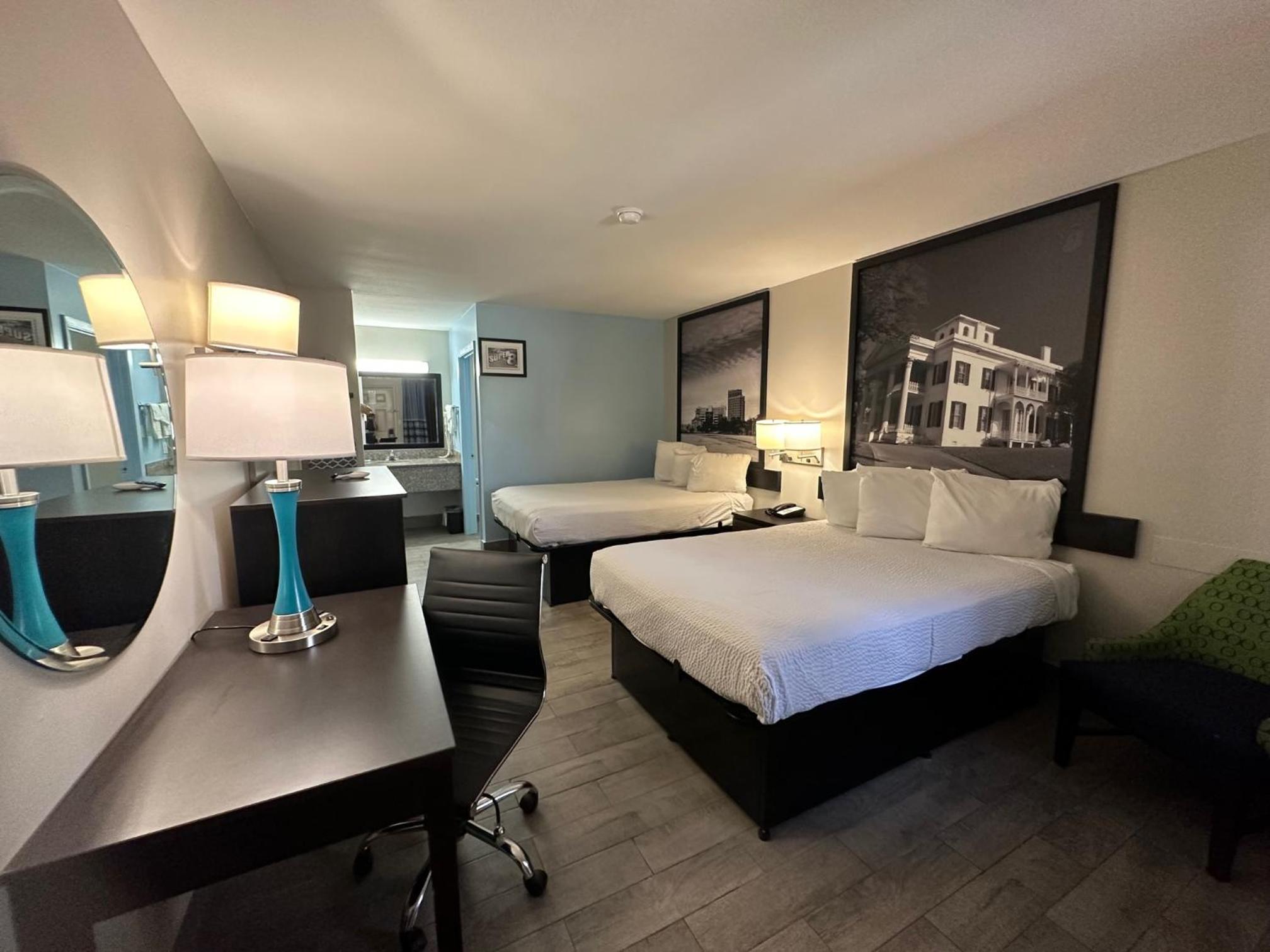 Standard Room with Two Double Beds - Non-Smoking - Photo 10