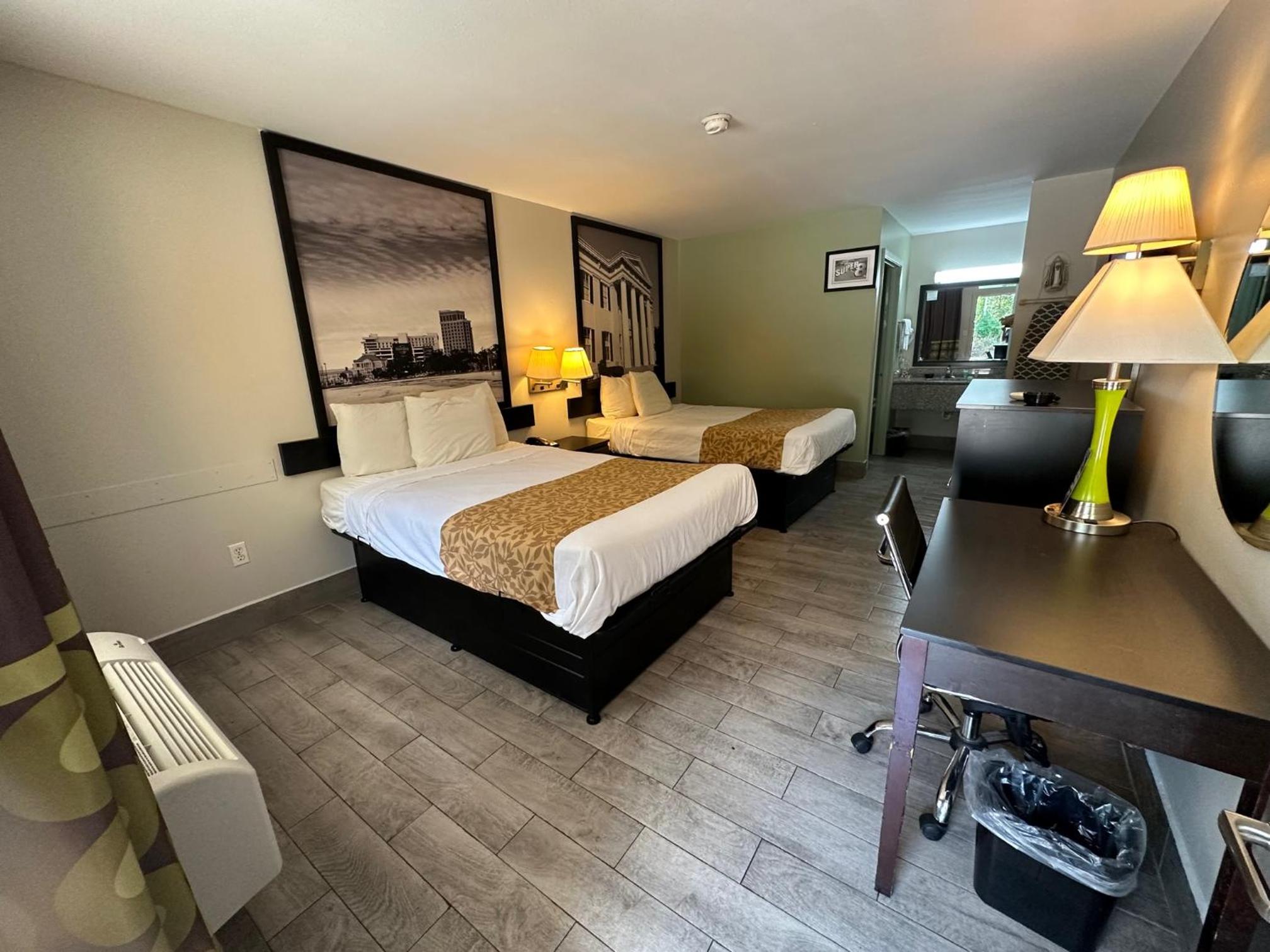 Standard Room with Two Double Beds - Smoking - Photo 8