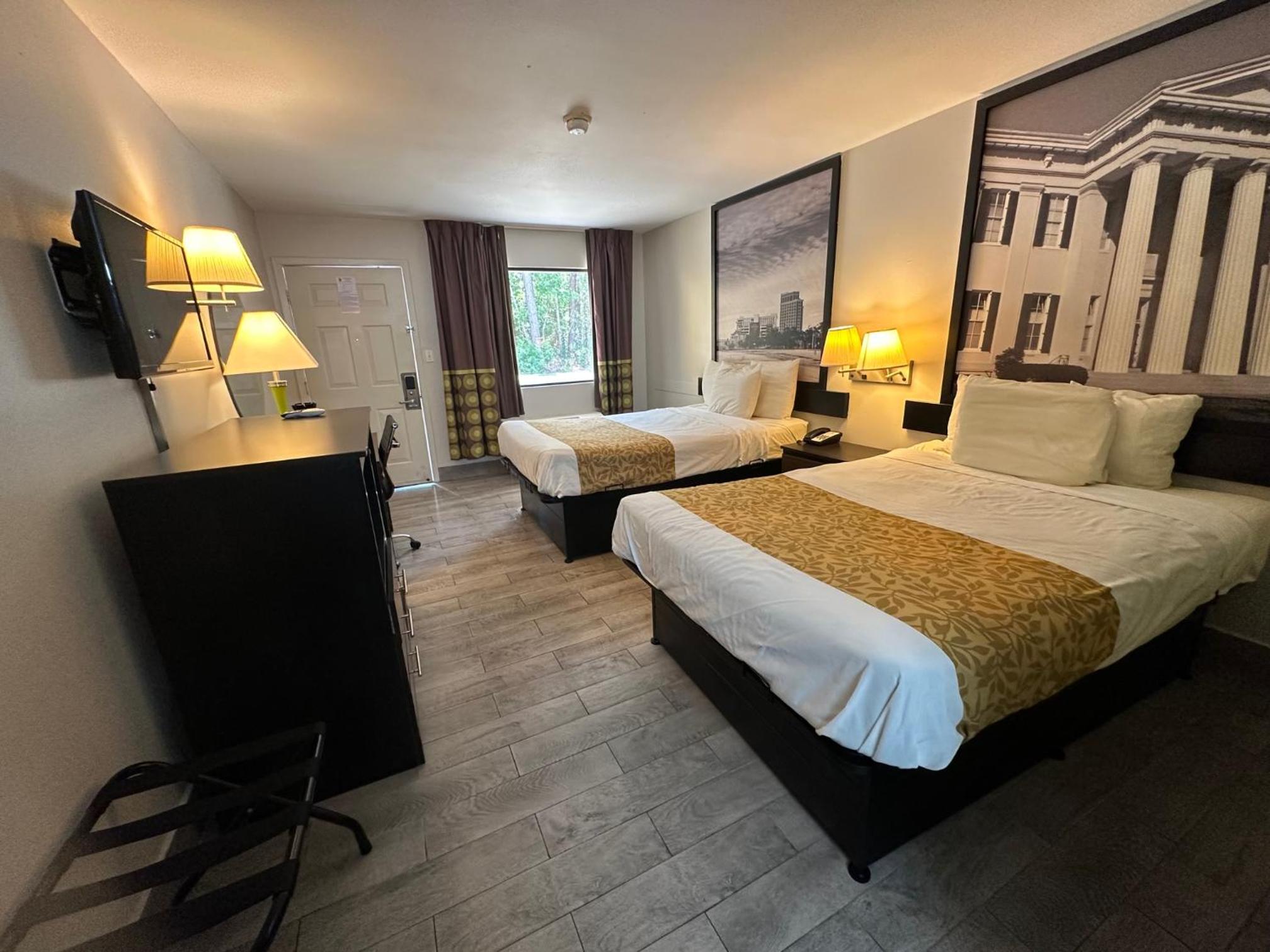 Standard Room with Two Double Beds - Smoking - Photo 7