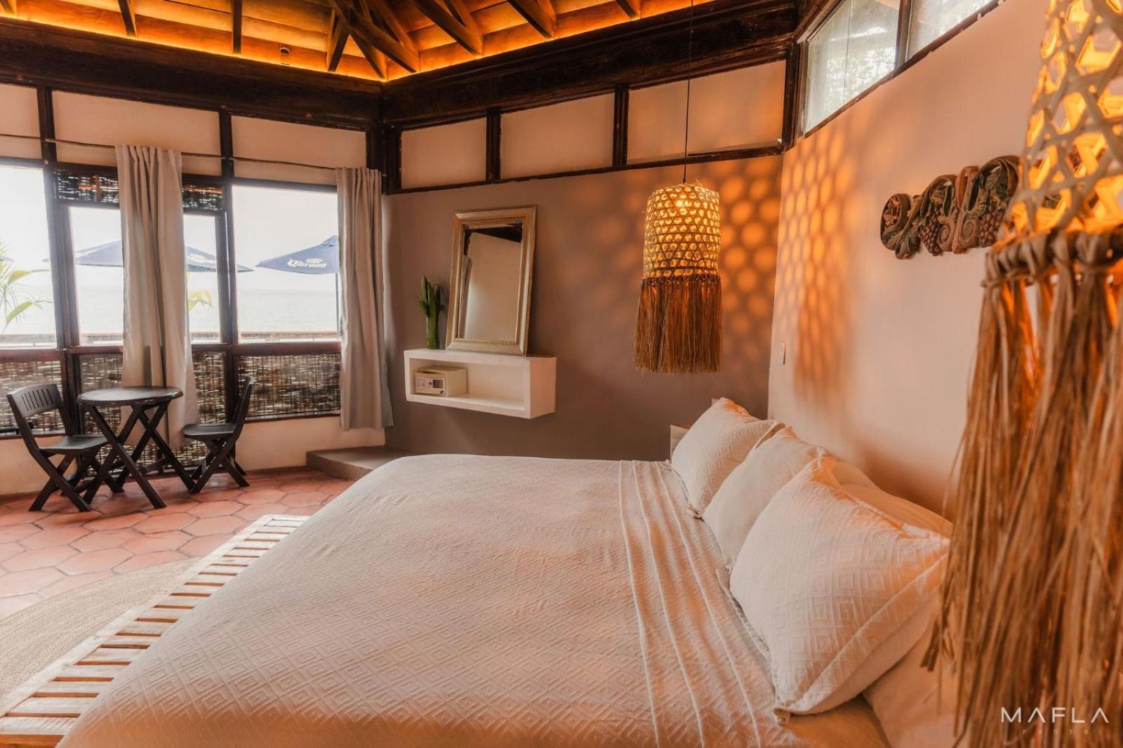 King Suite with Ocean View photo 3