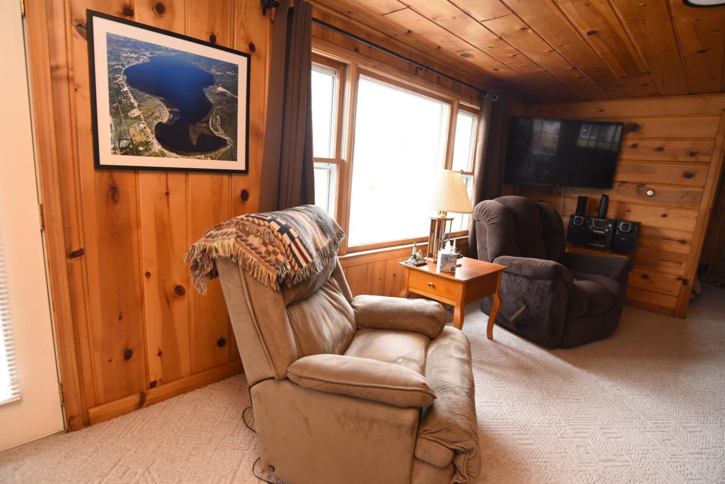 Three-Bedroom House photo 1