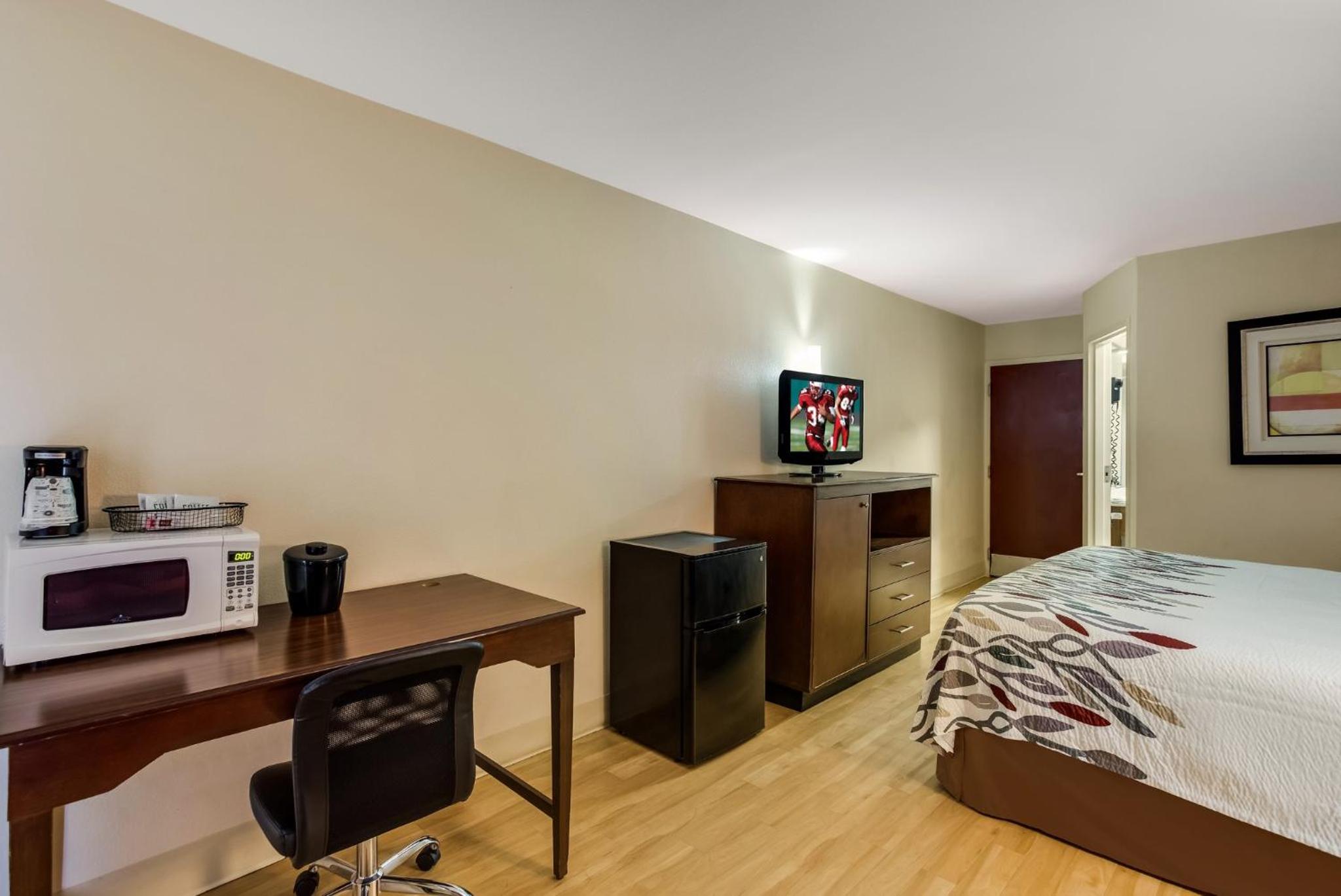 Deluxe King Room Non-Smoking - Photo 3