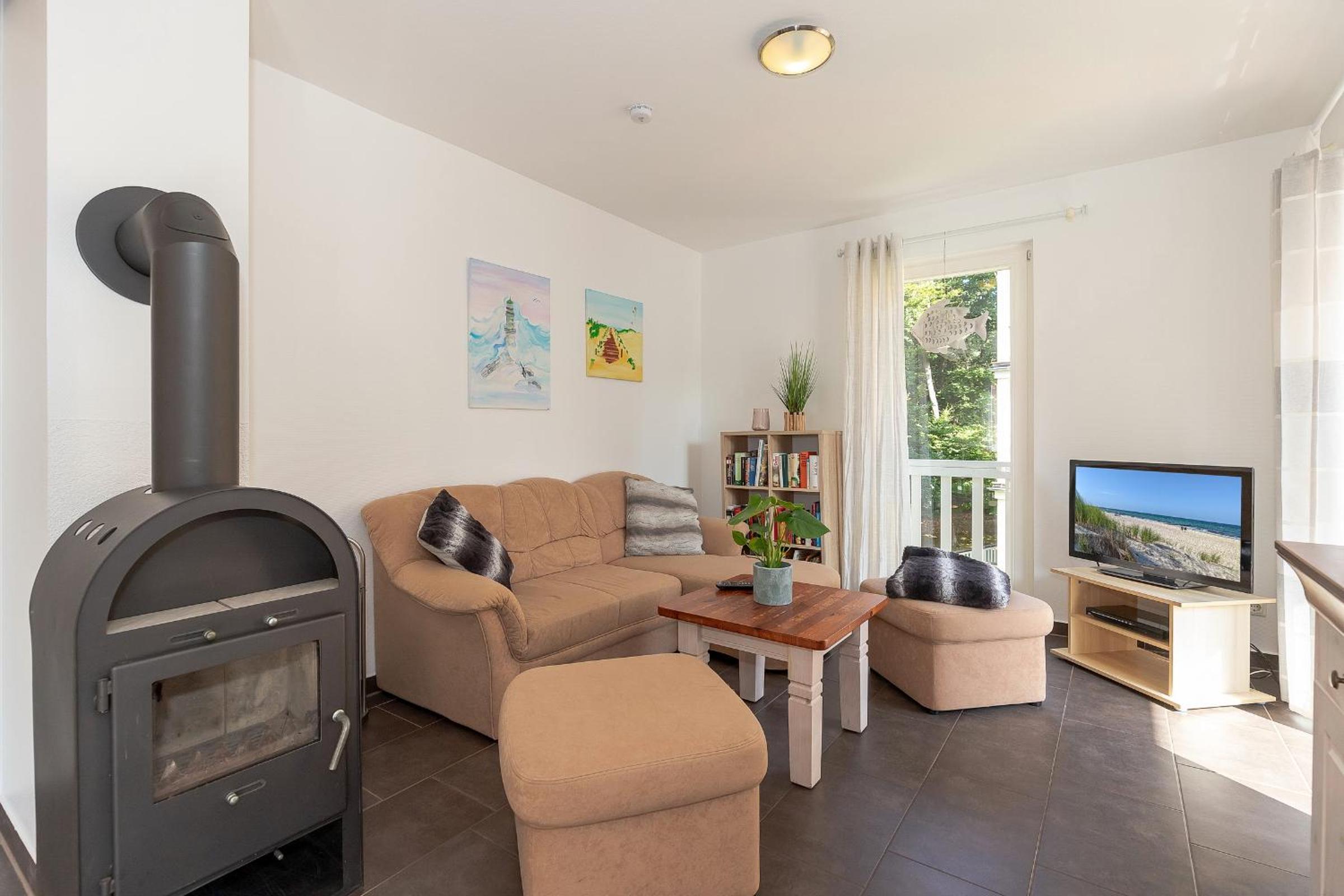 Apartment with Balcony photo 1