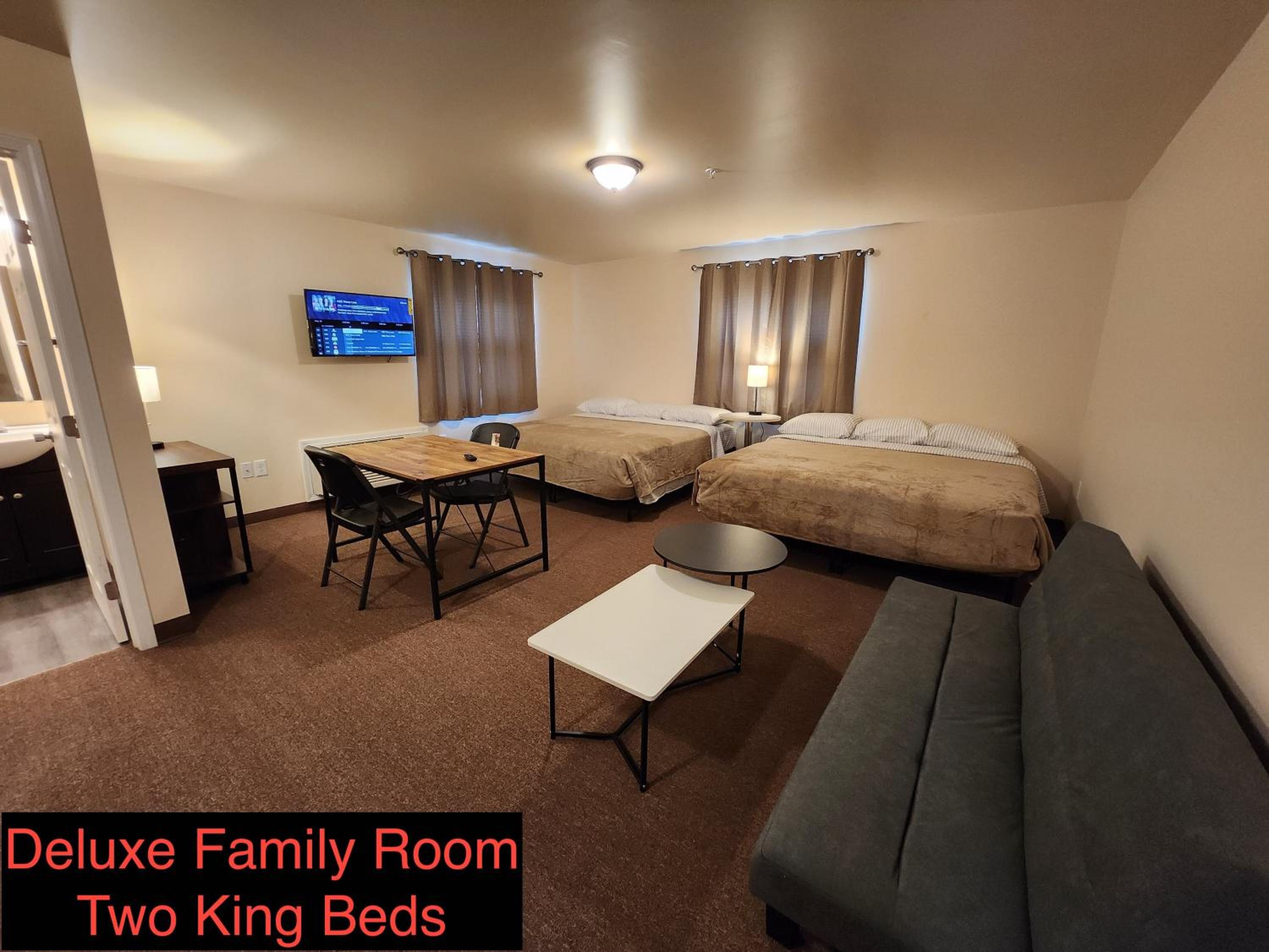 Deluxe Family Room photo 1