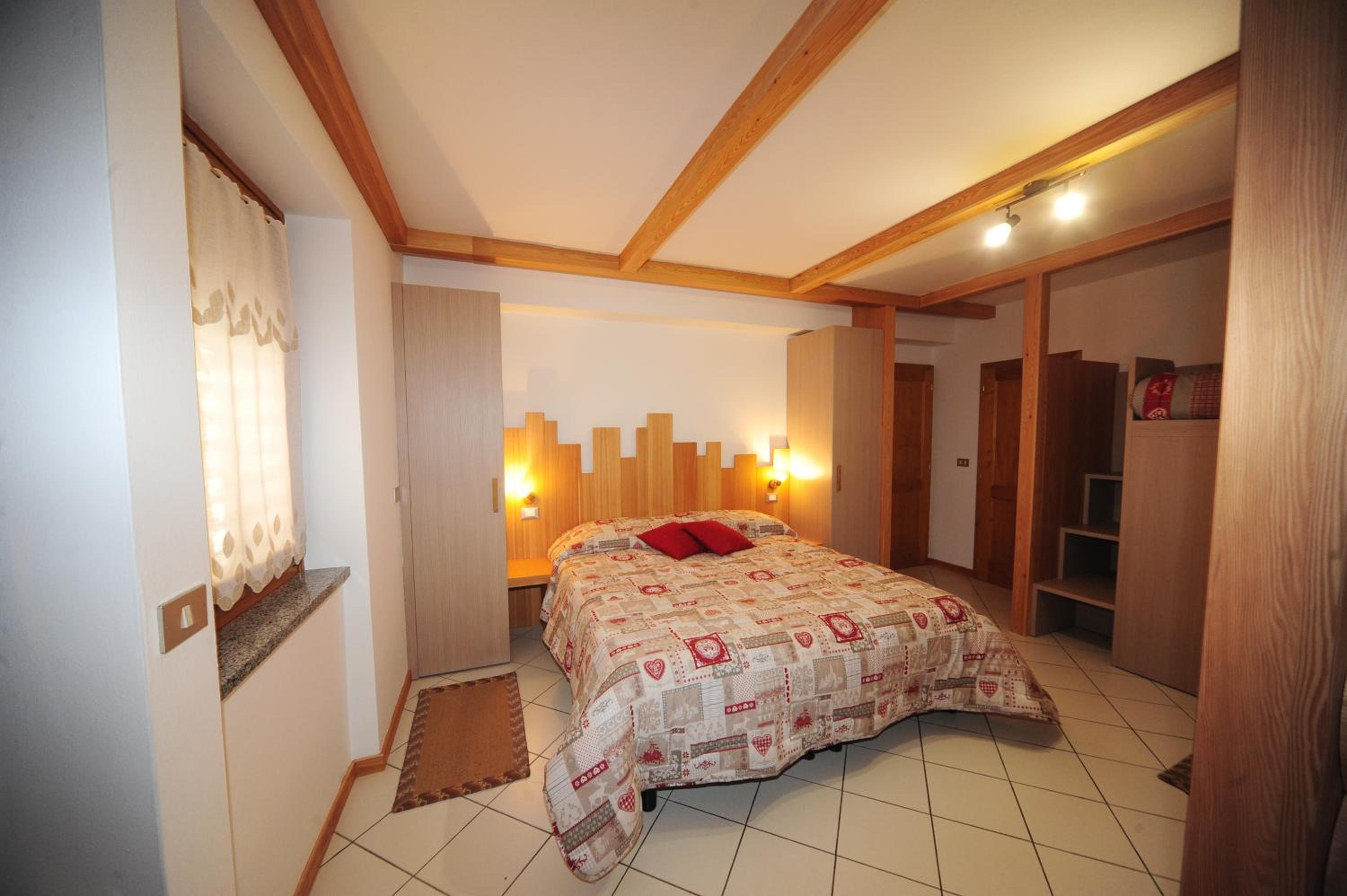 Quadruple Room with Private Bathroom
