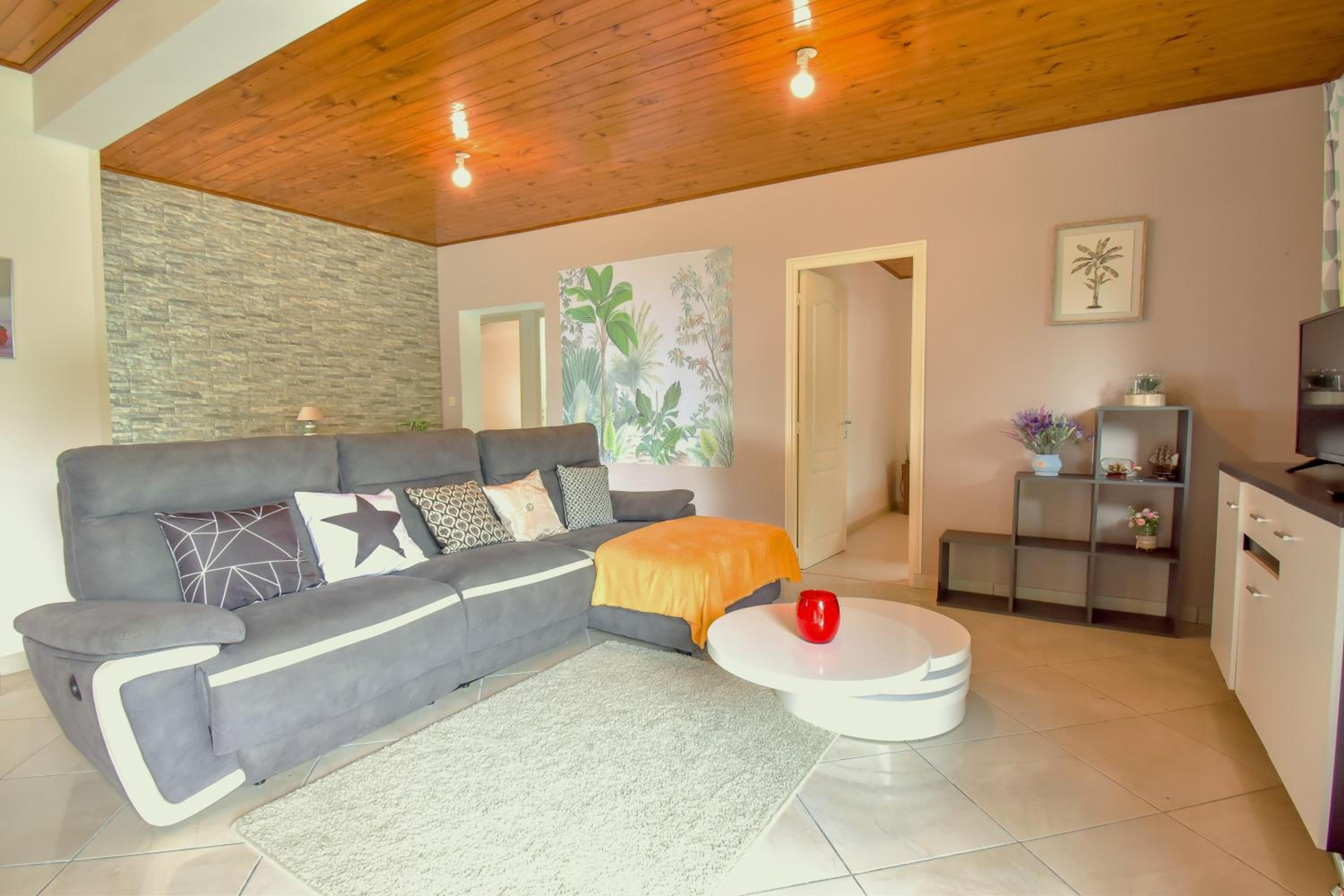 Three-Bedroom House photo 3