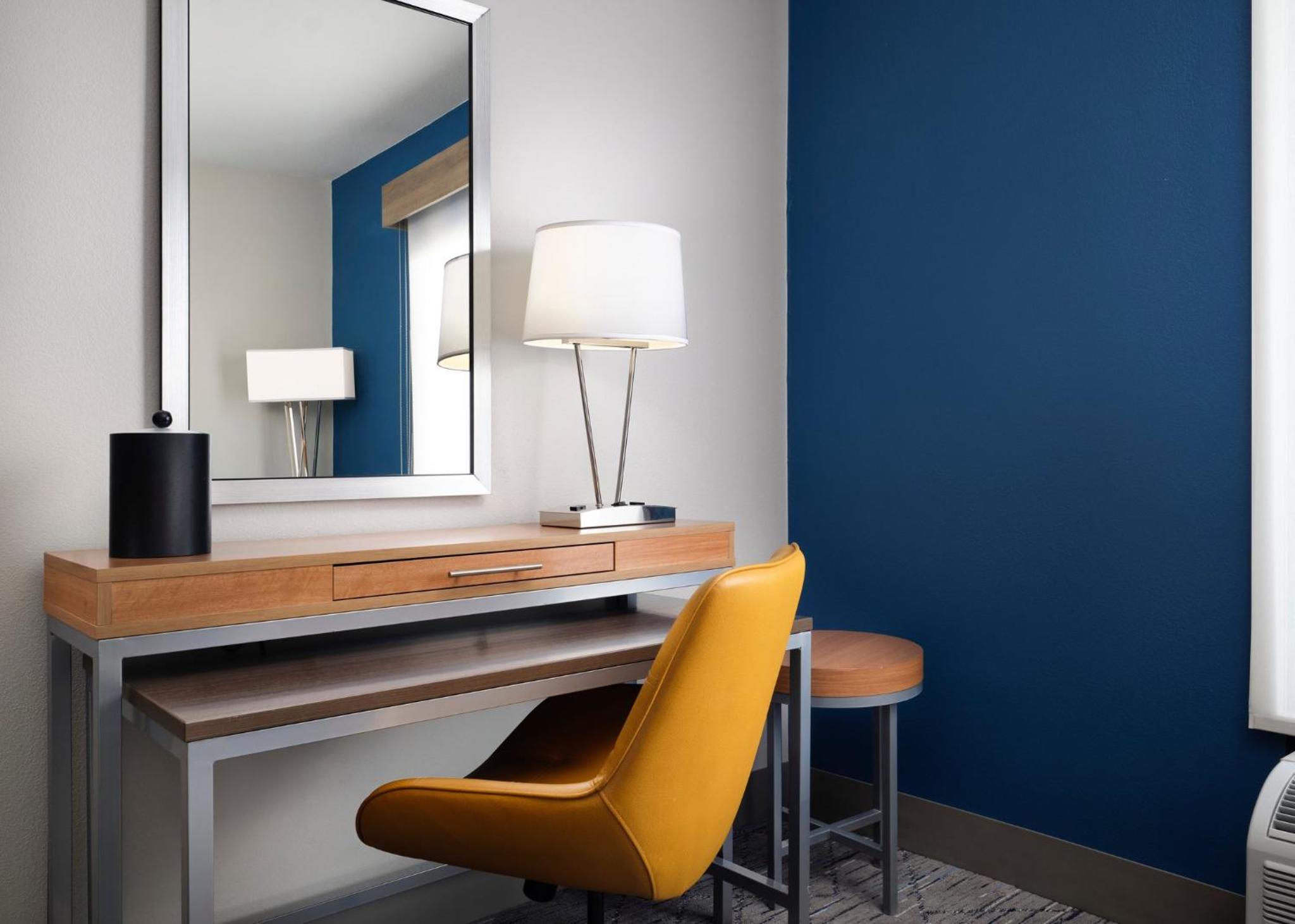Standard King Room - Photo 4