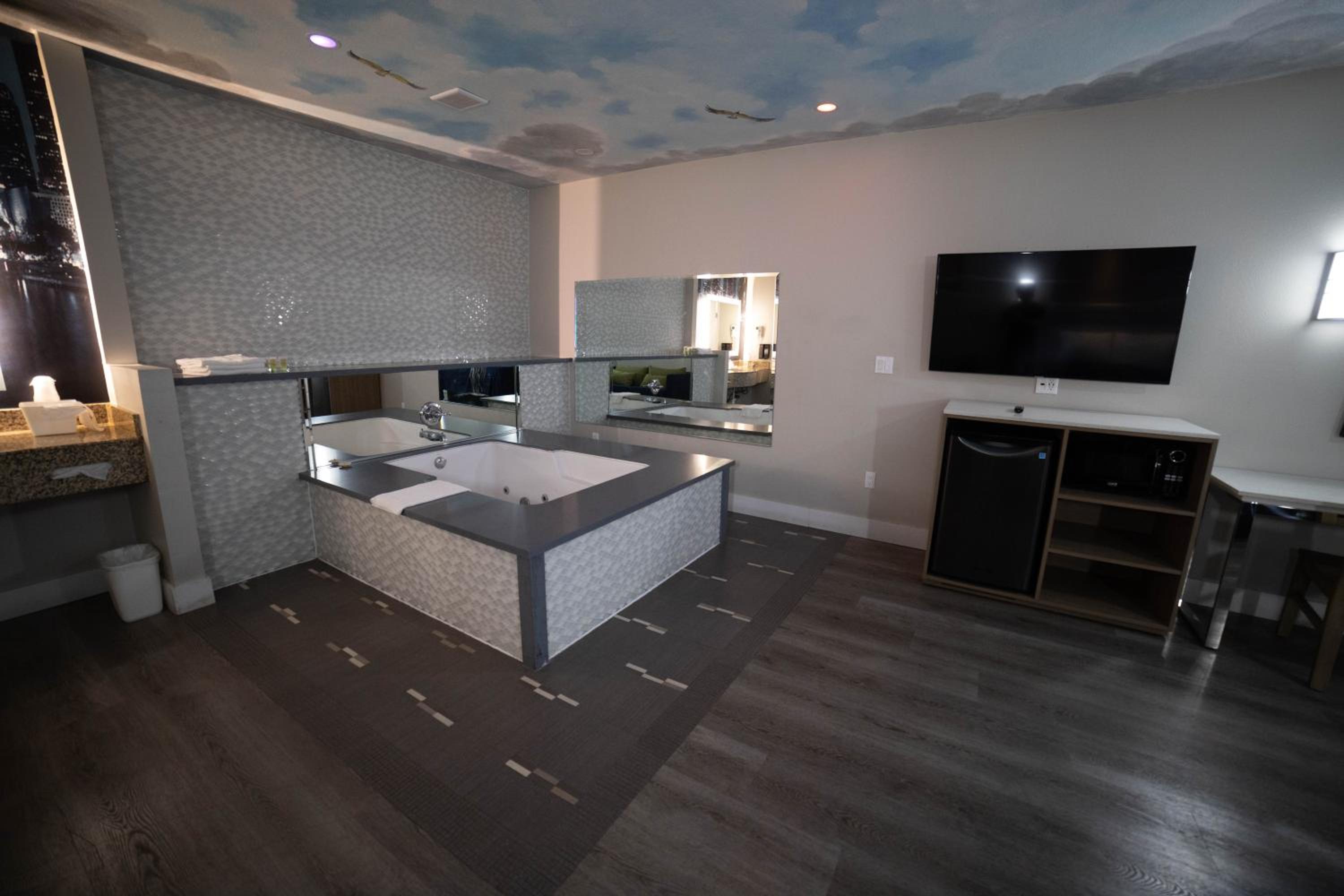 King Room with Spa Bath - Photo 9