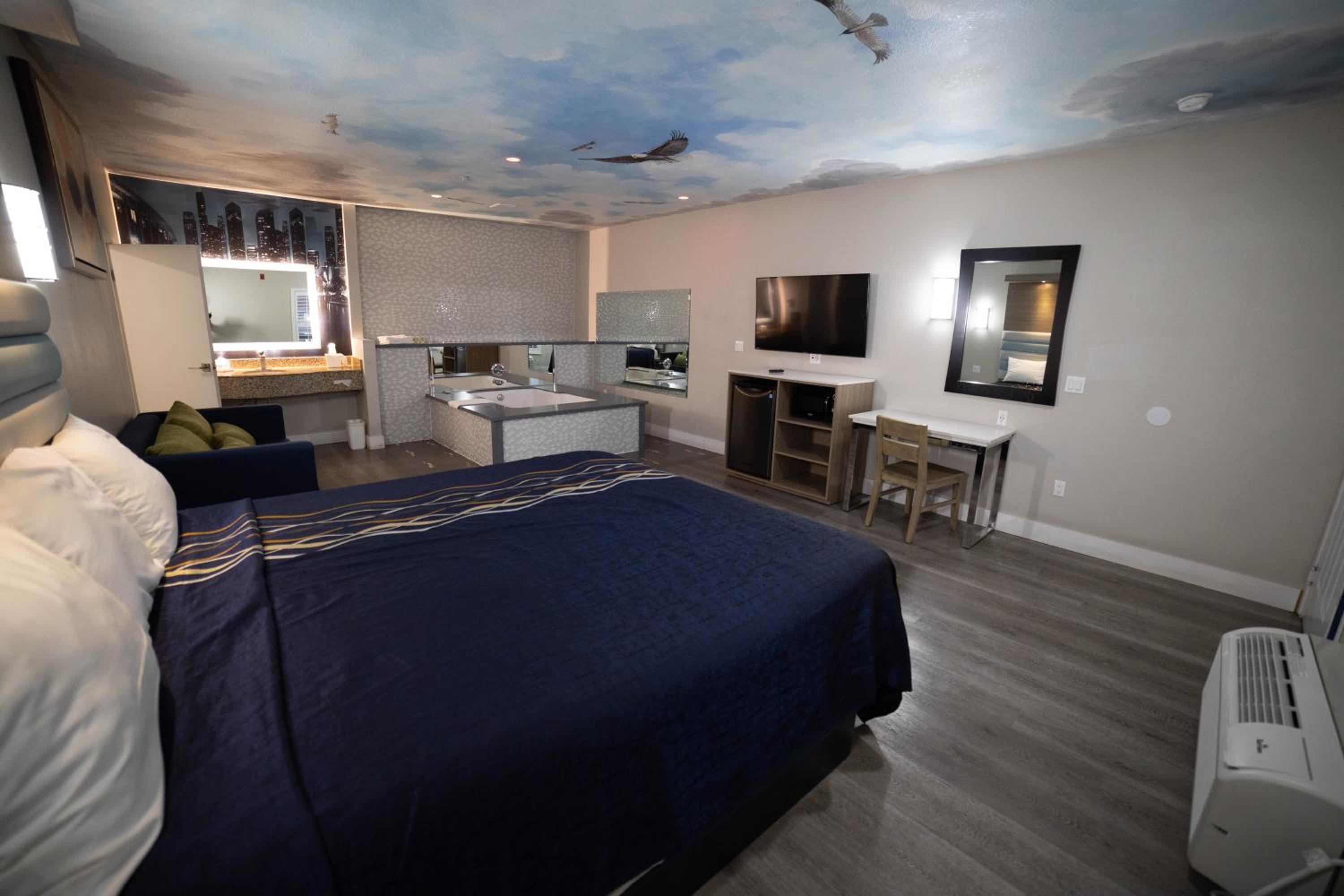 King Room with Spa Bath - Photo 2