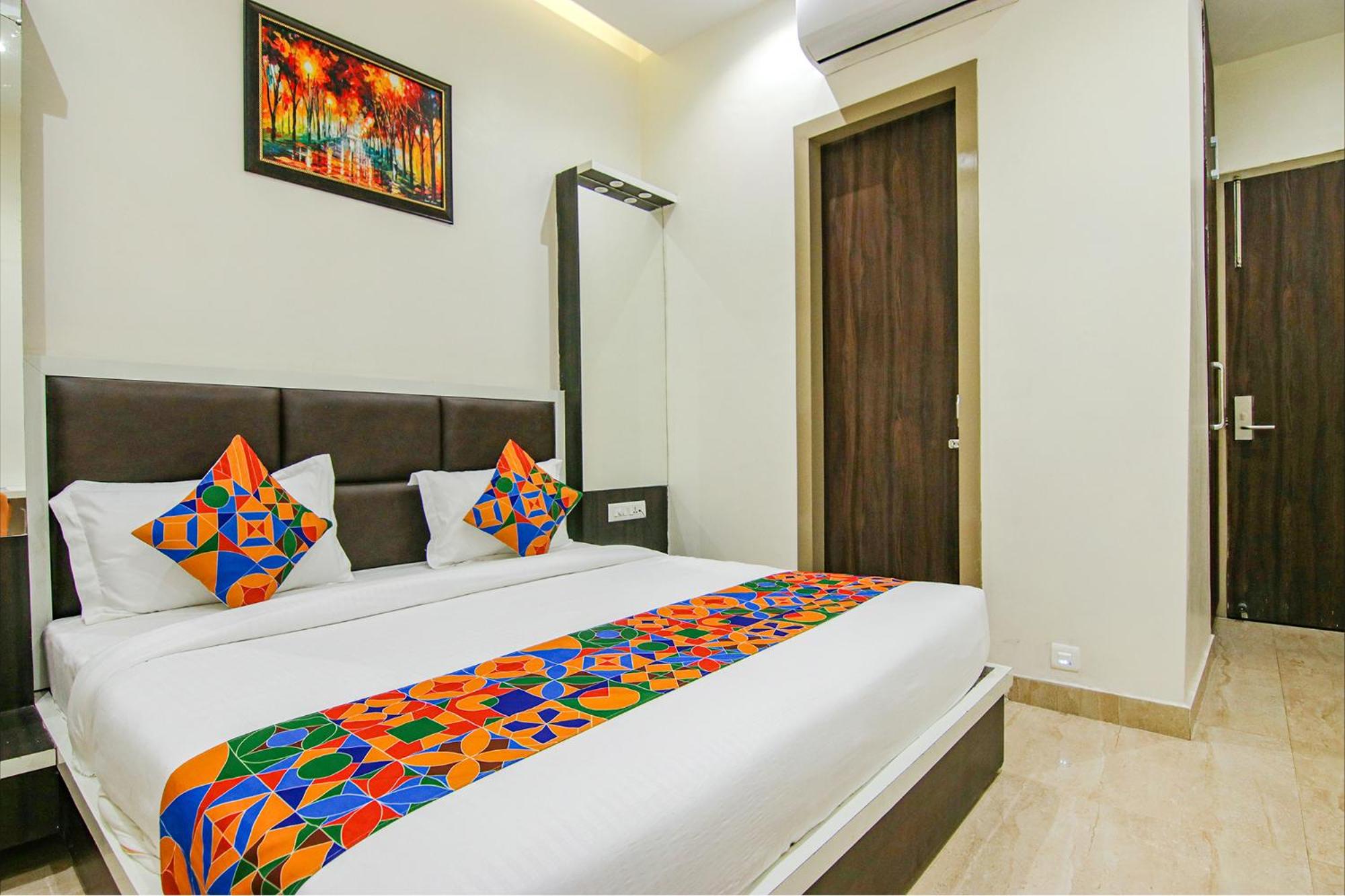 Deluxe Room - Photo 1