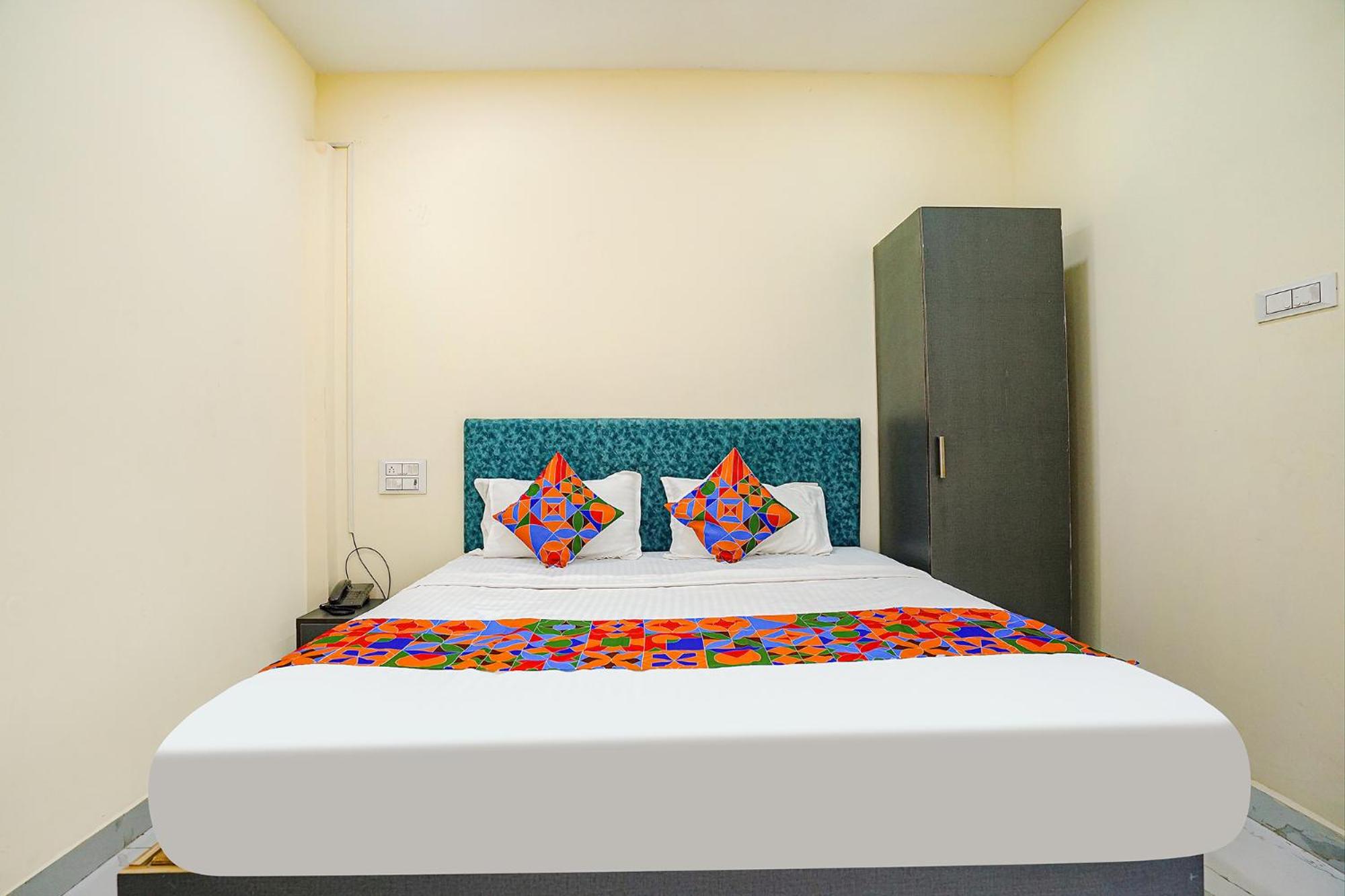 Deluxe Room - Photo 4