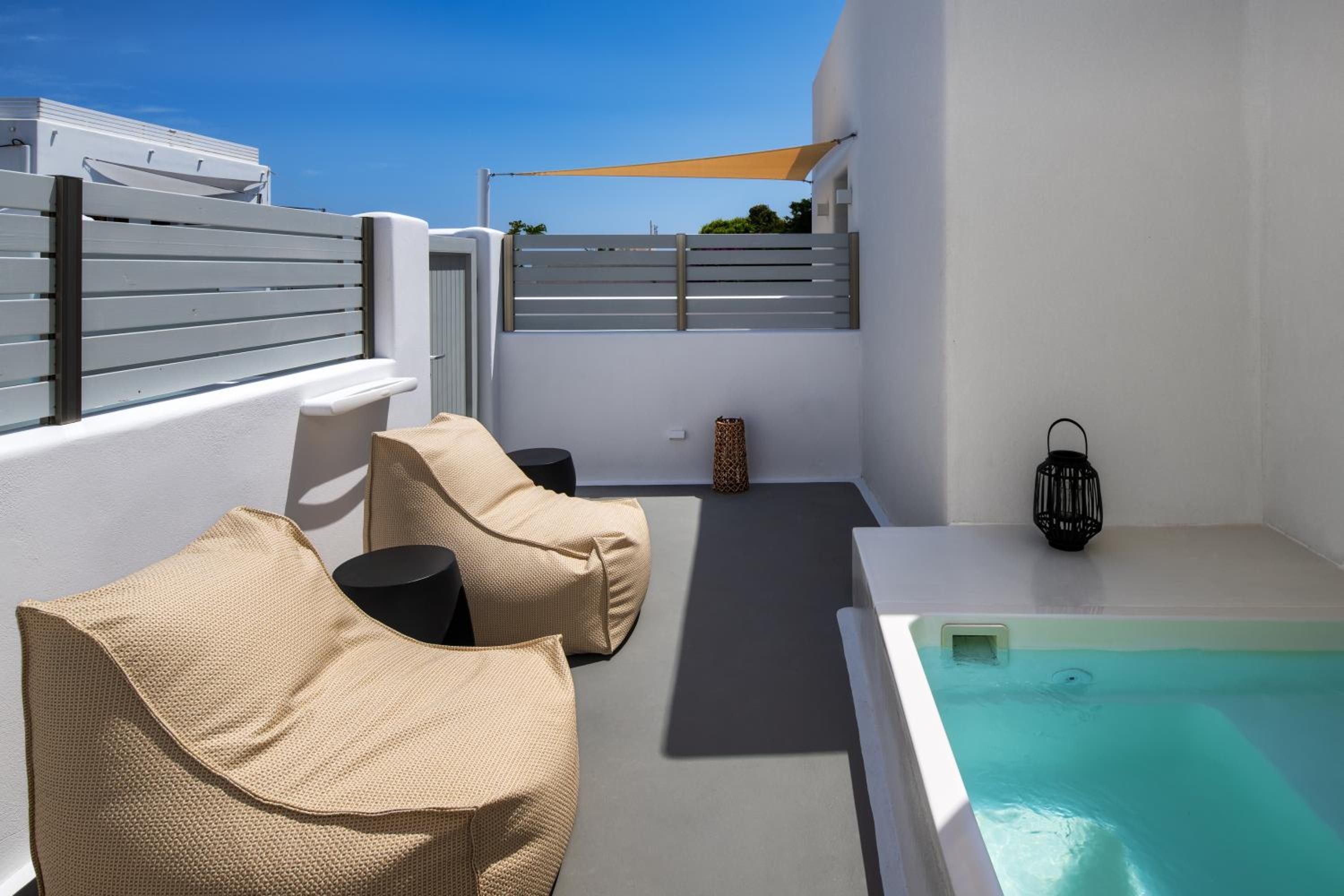 Suite with Hot Tub - Photo 12