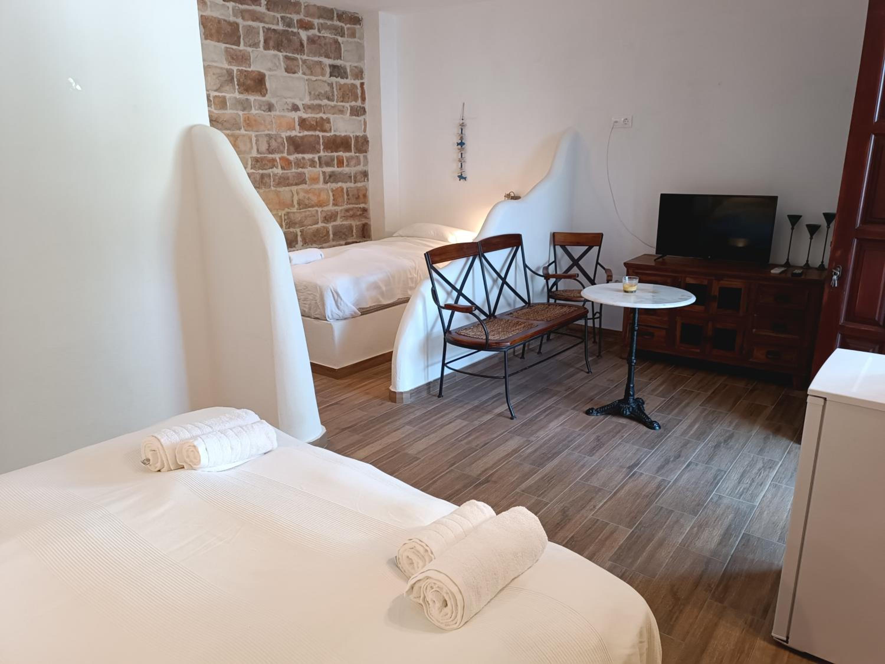 Triple Room - Photo 8