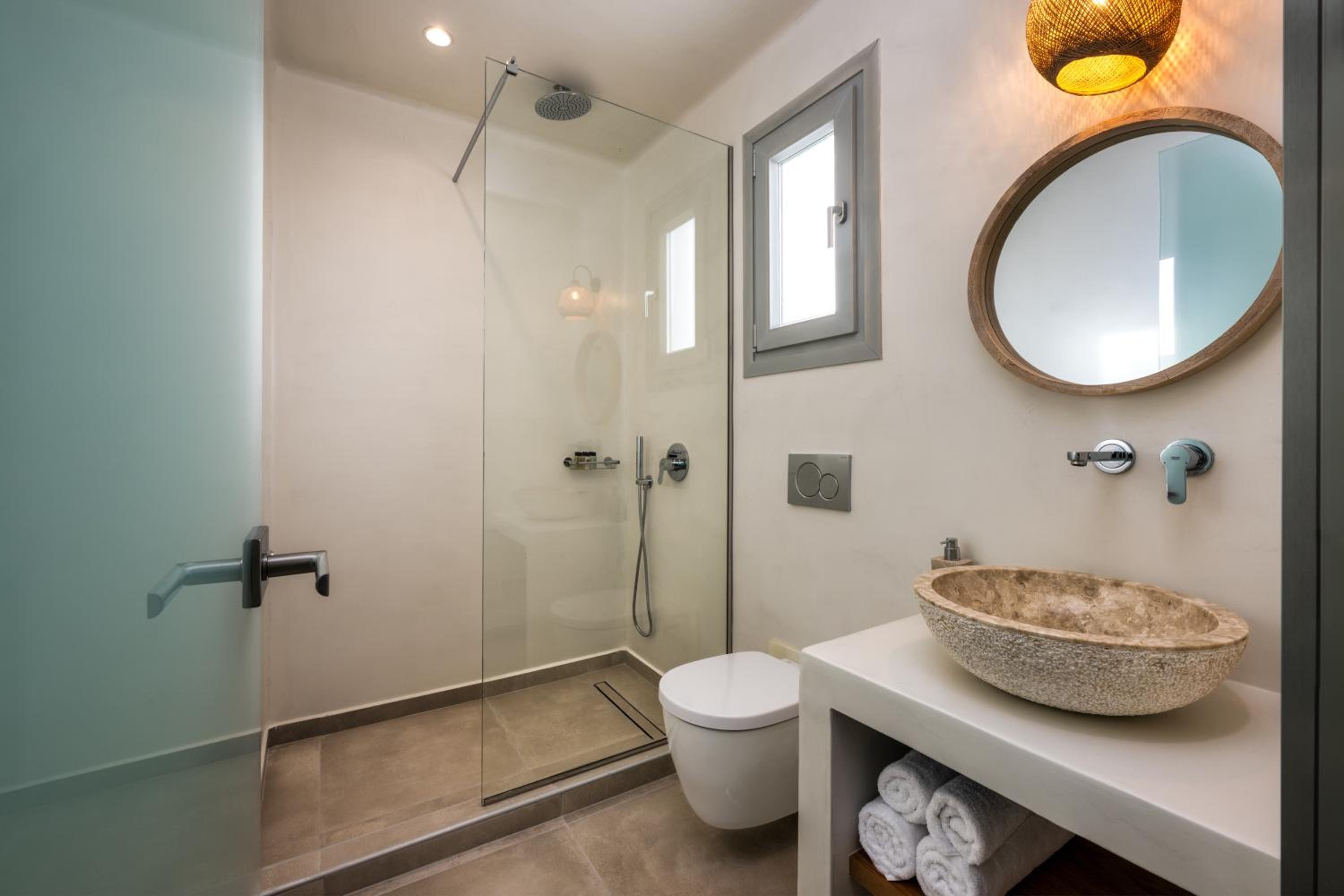 Suite with Hot Tub - Photo 16