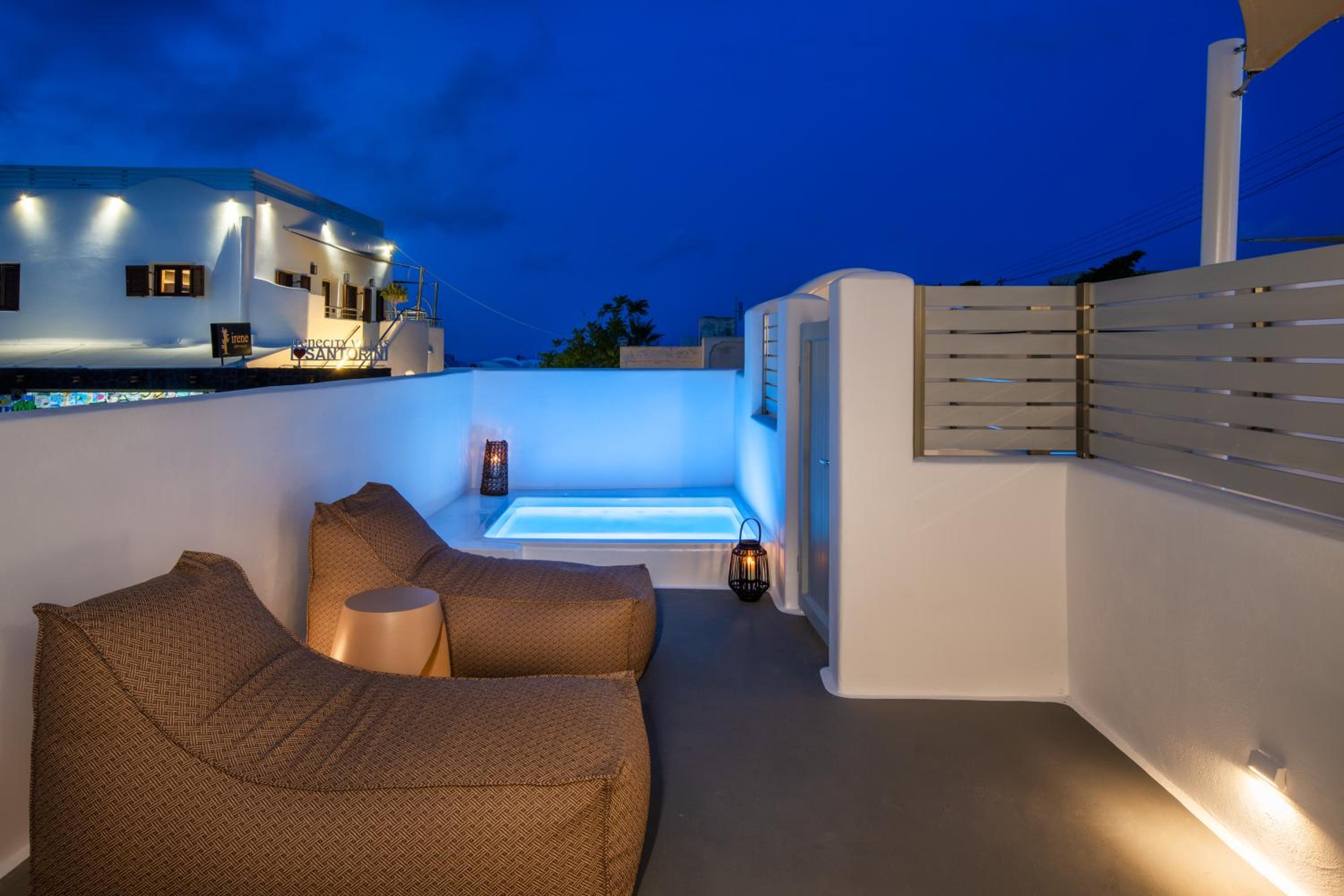 Suite with Hot Tub - Photo 20