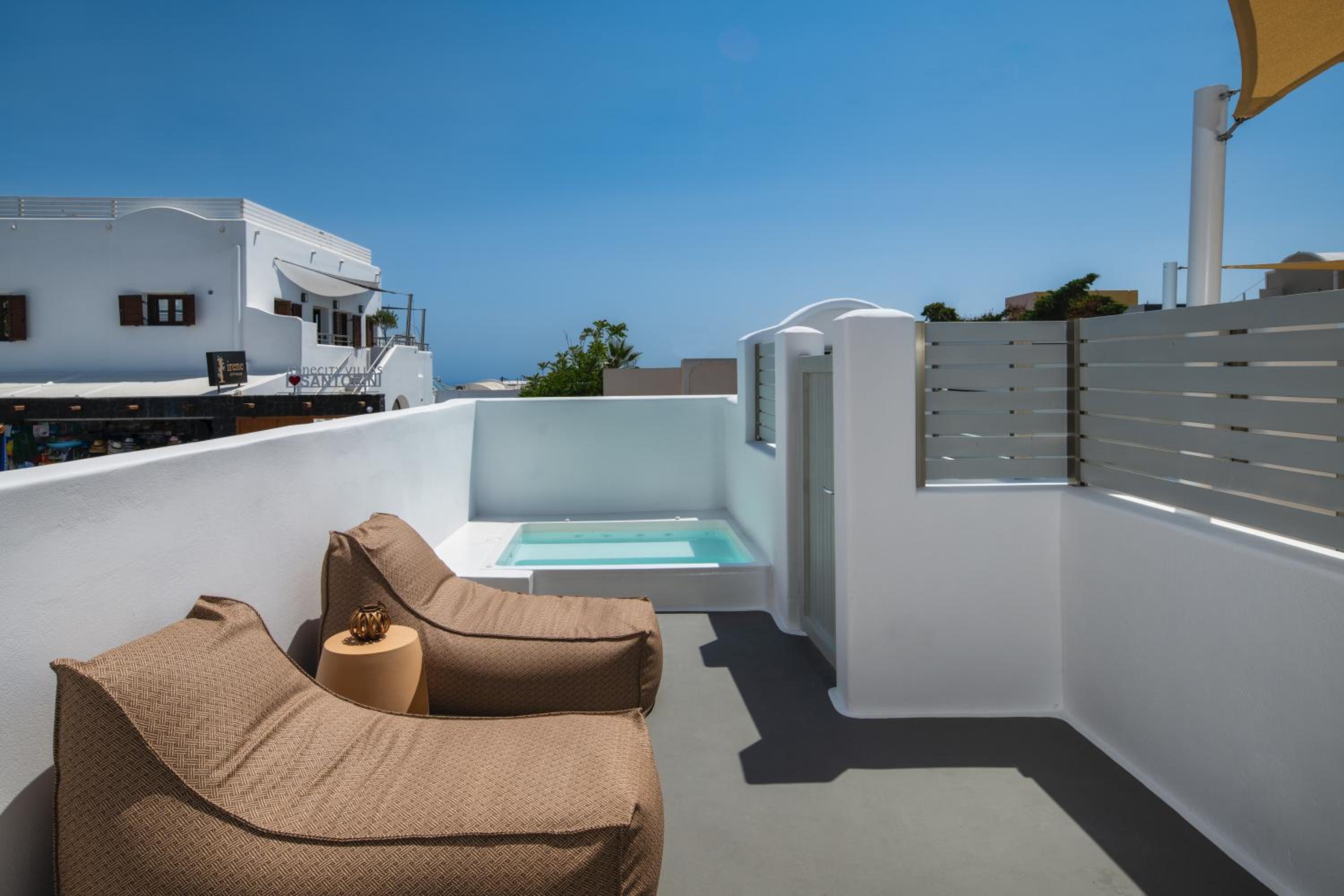 Suite with Hot Tub - Photo 19