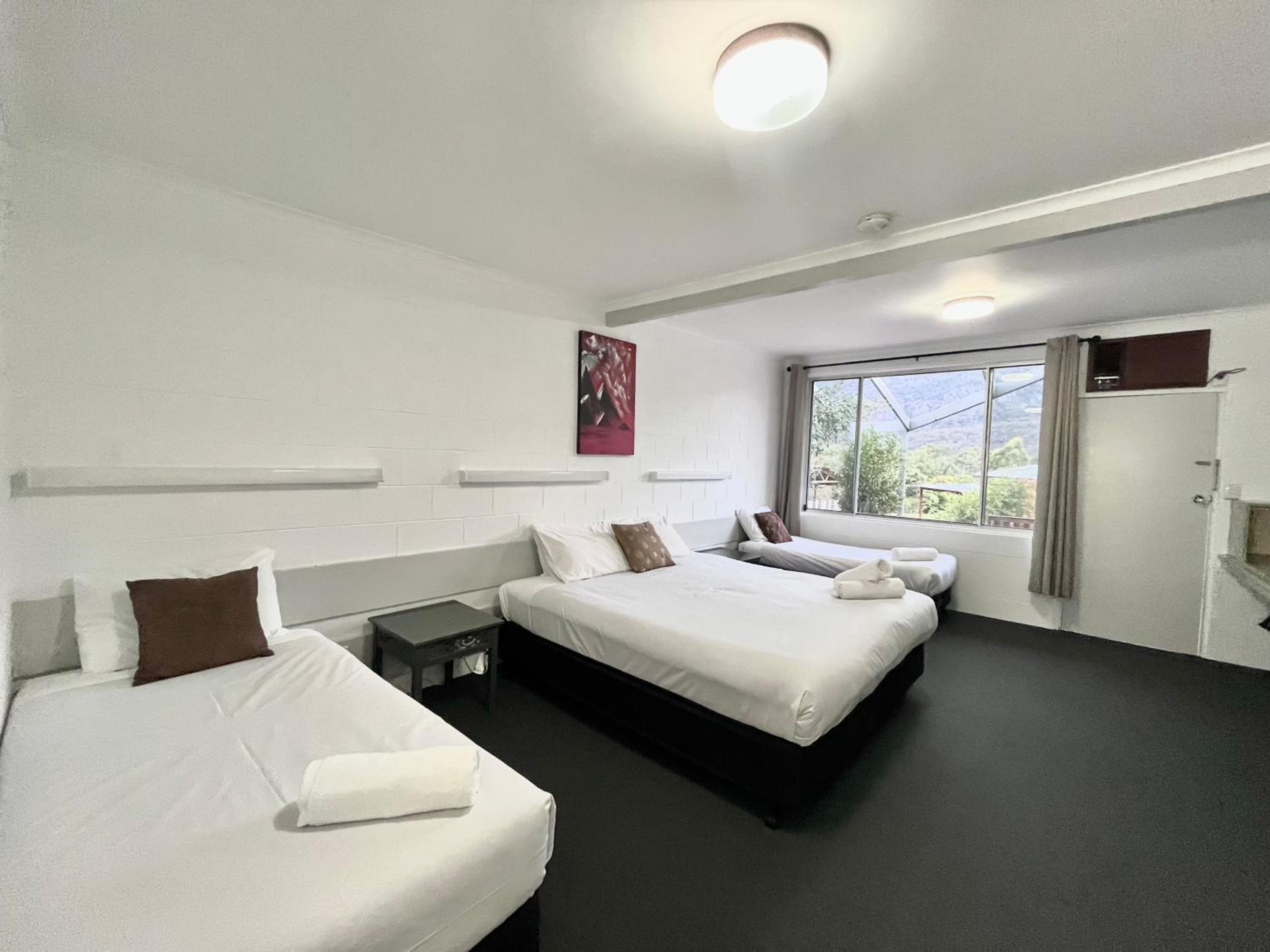 Family Motel Room for 4 Guests photo 1