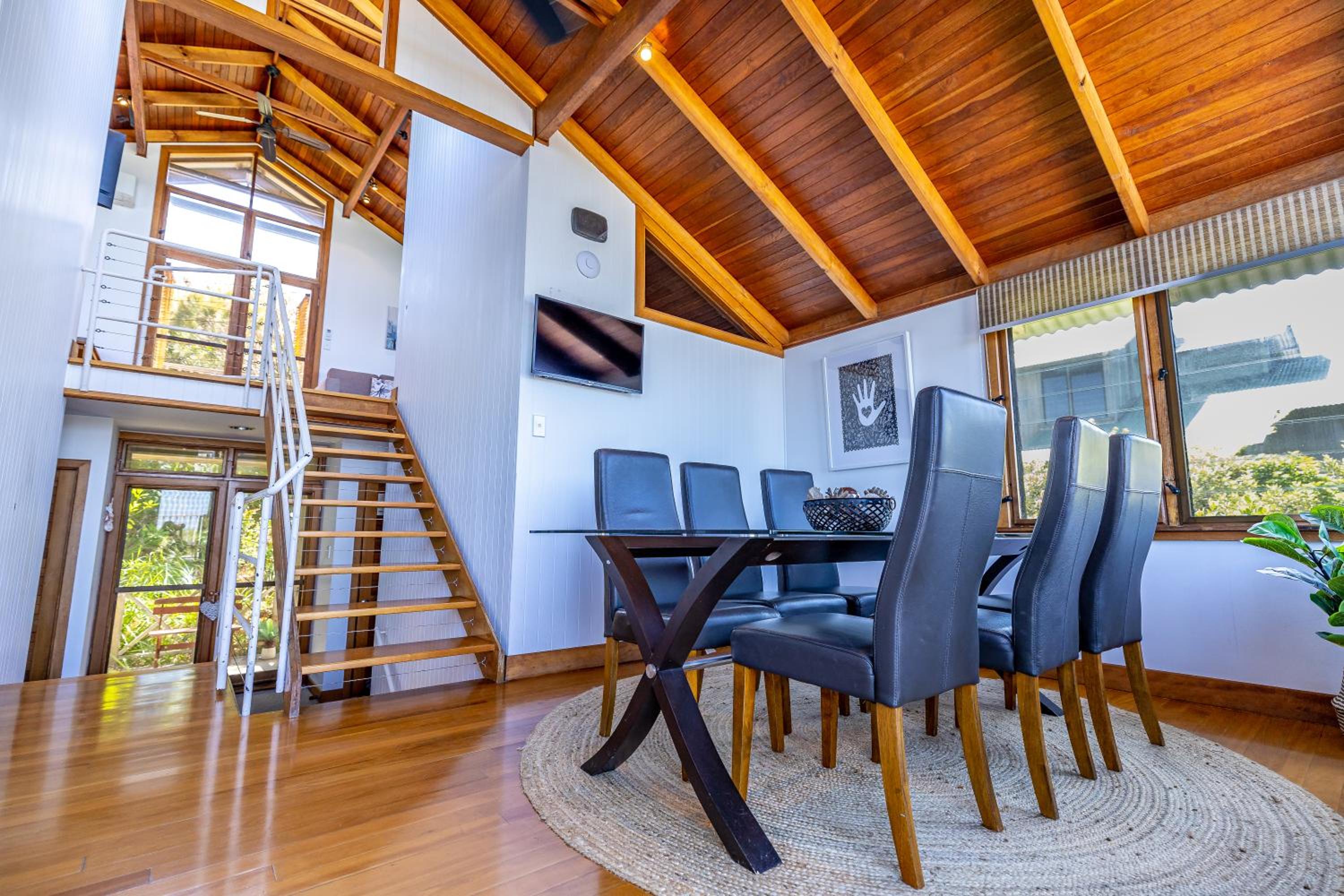 Two-Bedroom House with Hot Tub - Treetop (Currawong) photo 3