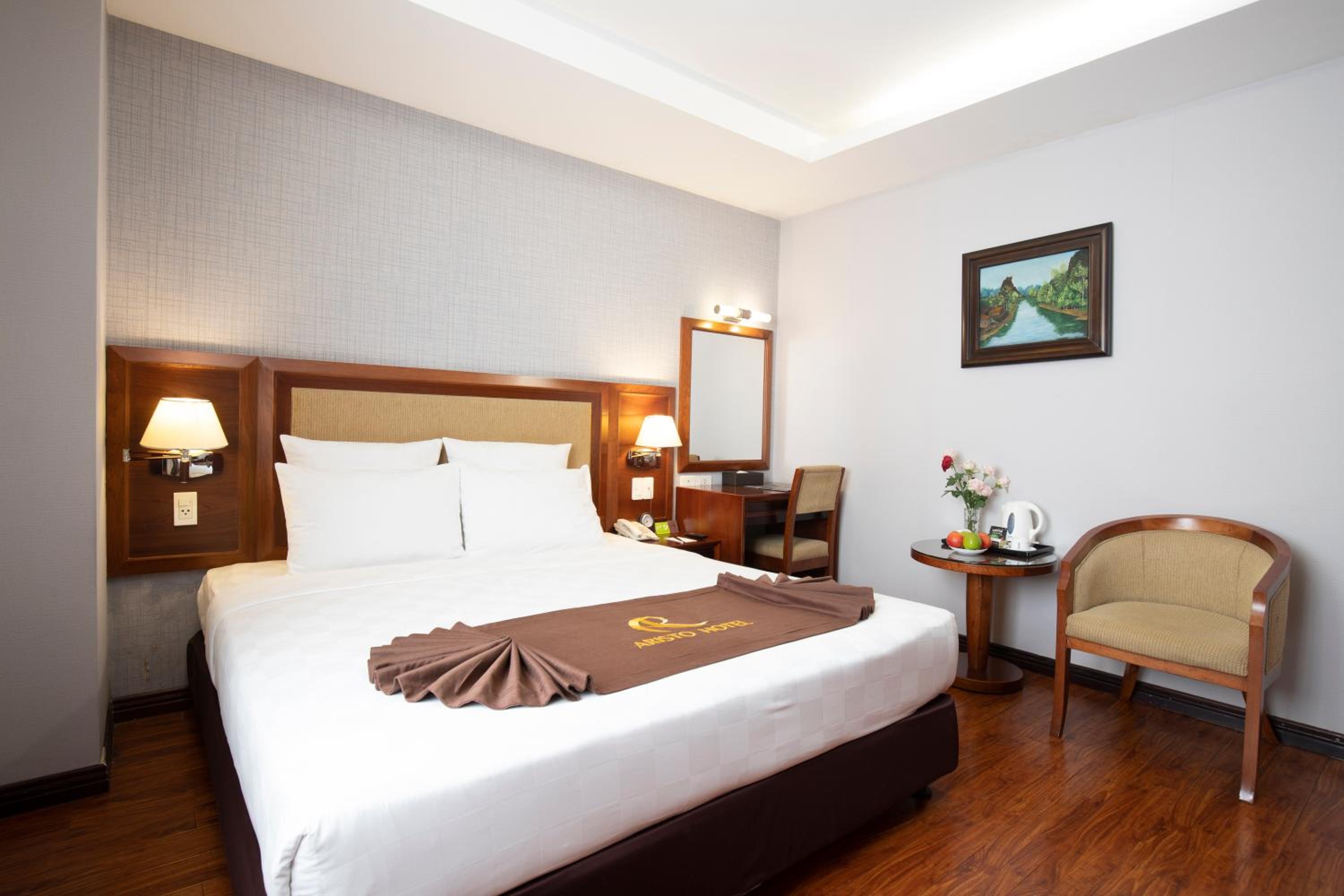 Premier Double Room (Free Mini-bar) photo 2