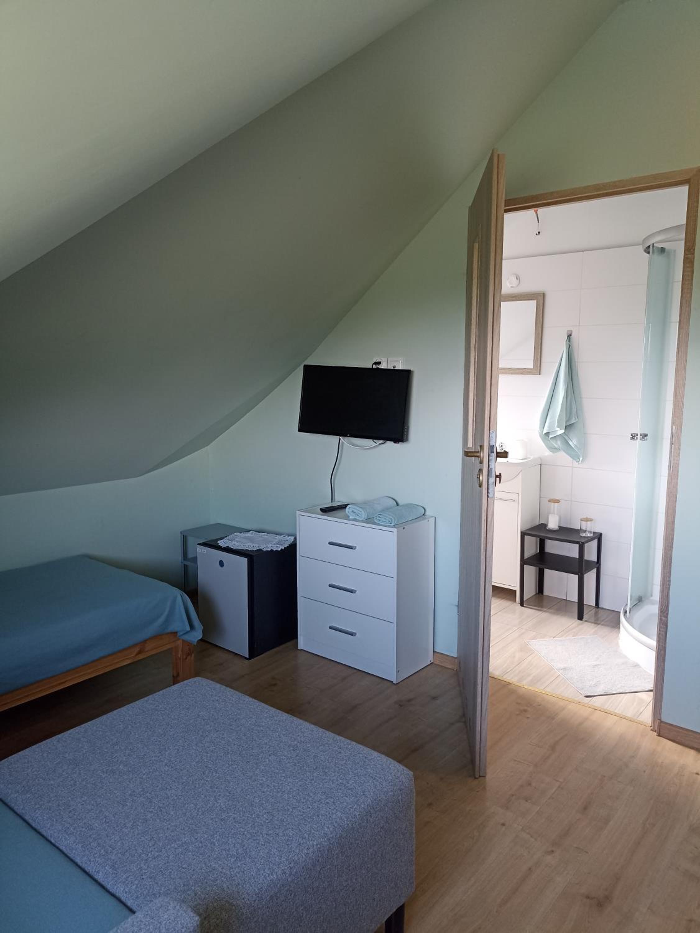 Double Room with Two Double Beds - Photo 2