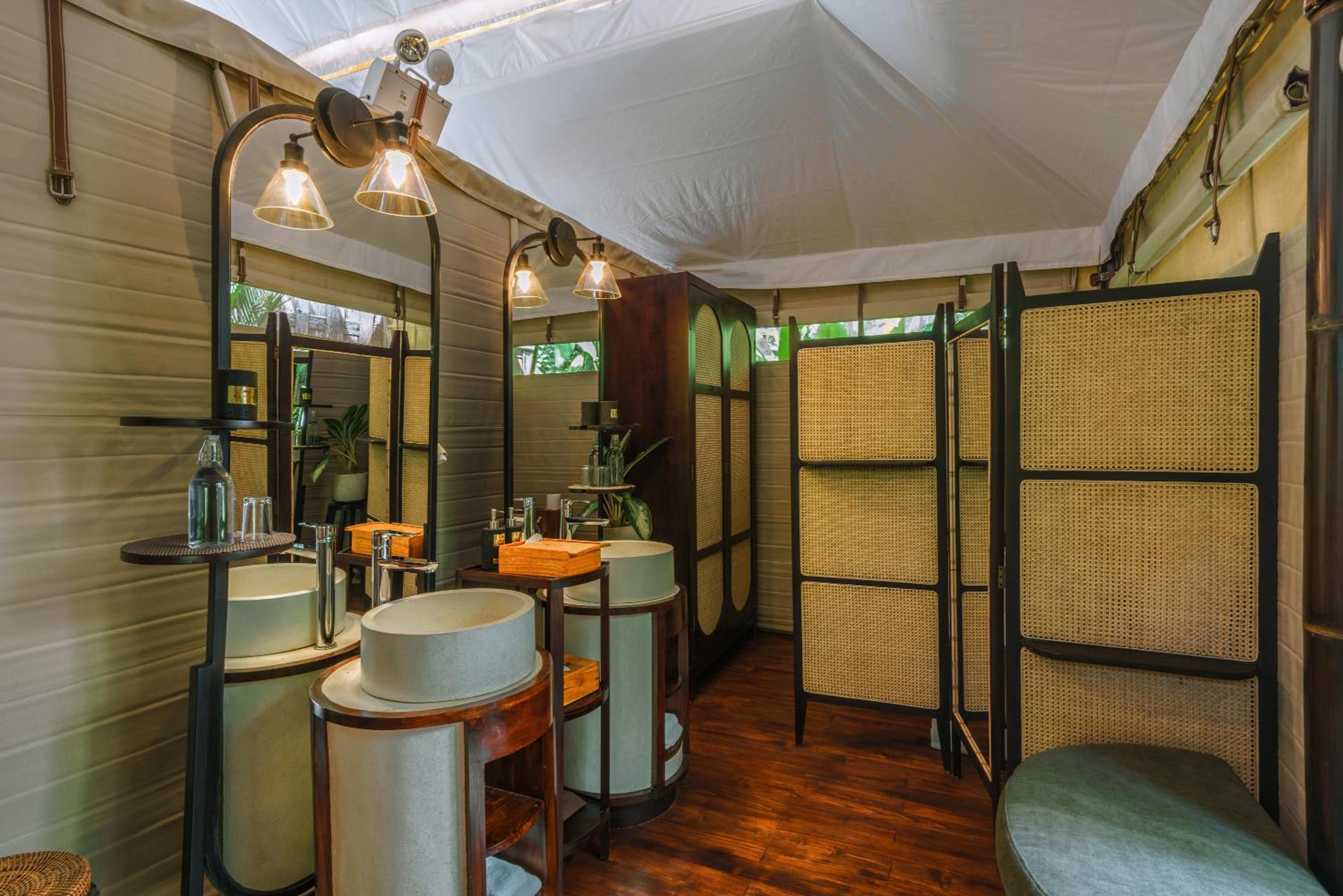 Jungle Jacuzzi Lodge - Adults Only - Photo 10