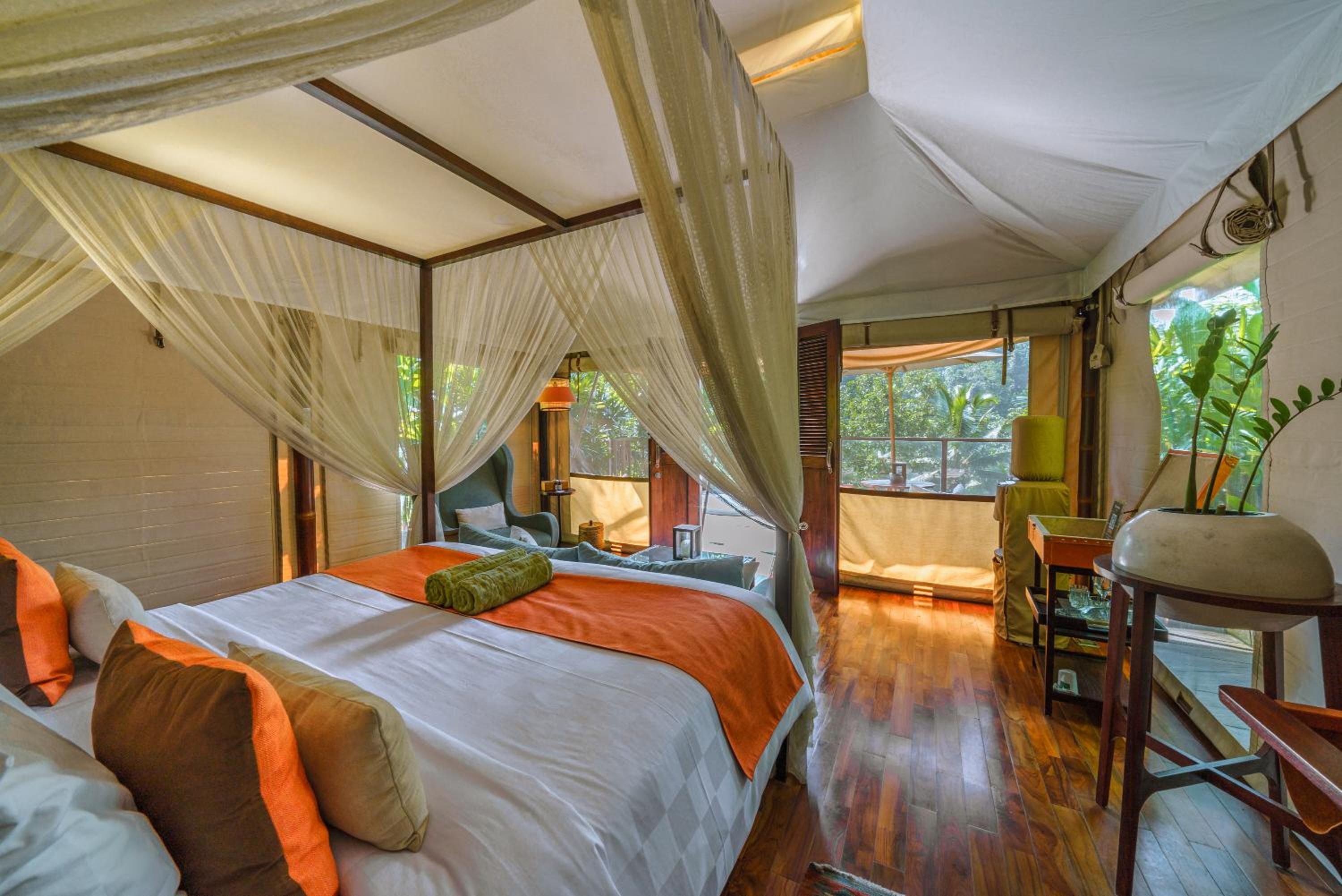 Jungle Jacuzzi Lodge - Adults Only - Photo 20
