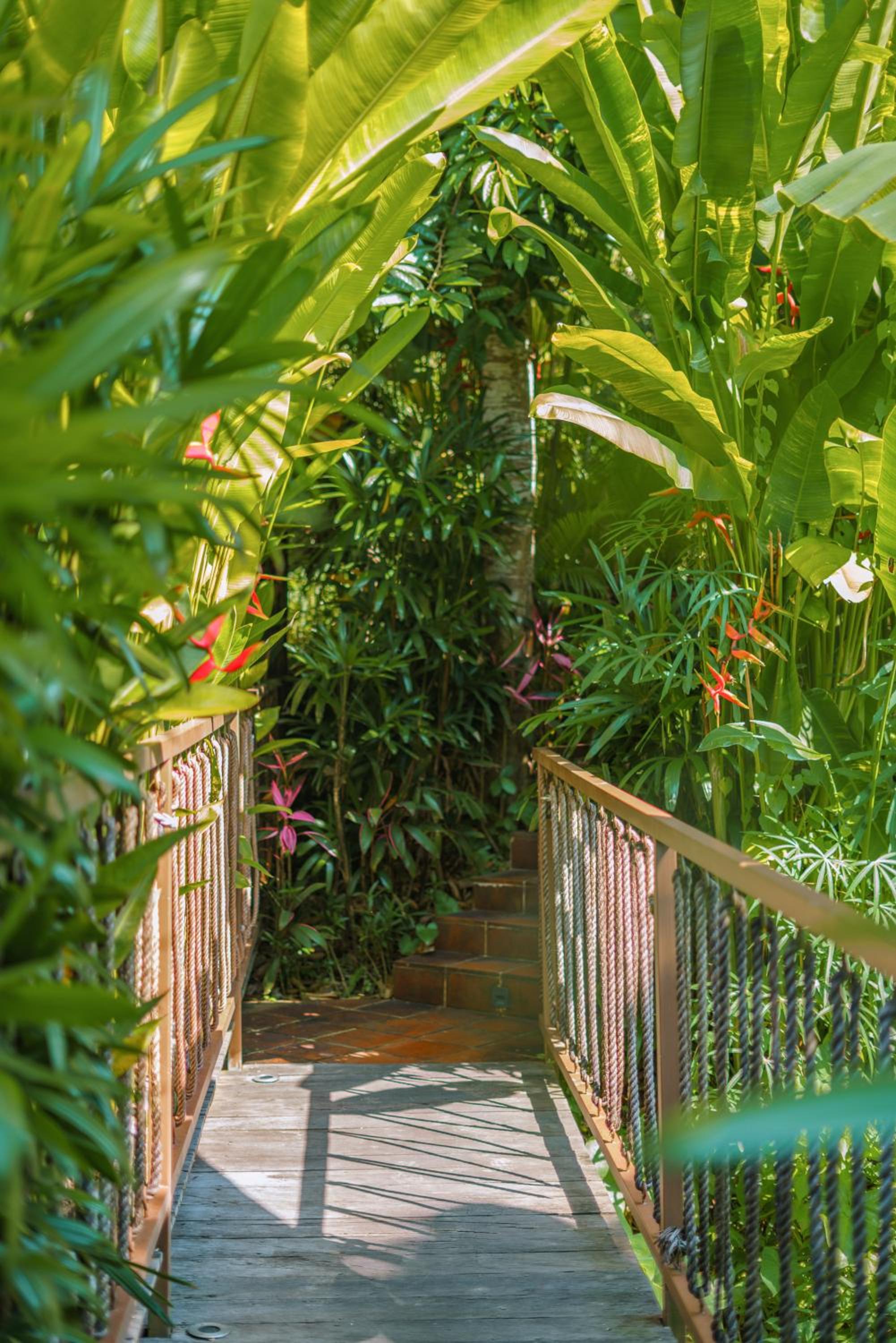 Jungle Jacuzzi Lodge - Adults Only - Photo 2