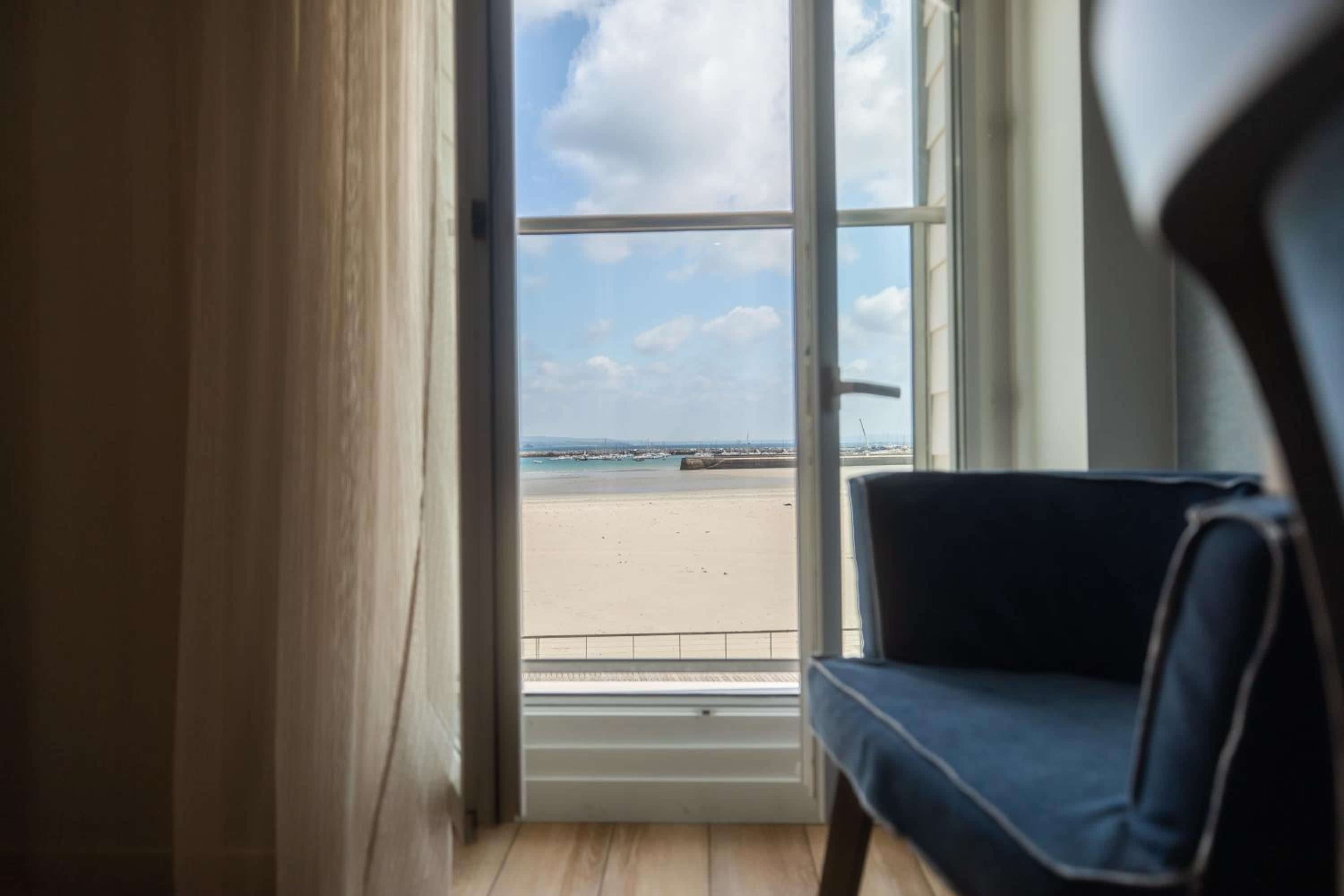 Superior Twin Room with Sea View photo 3