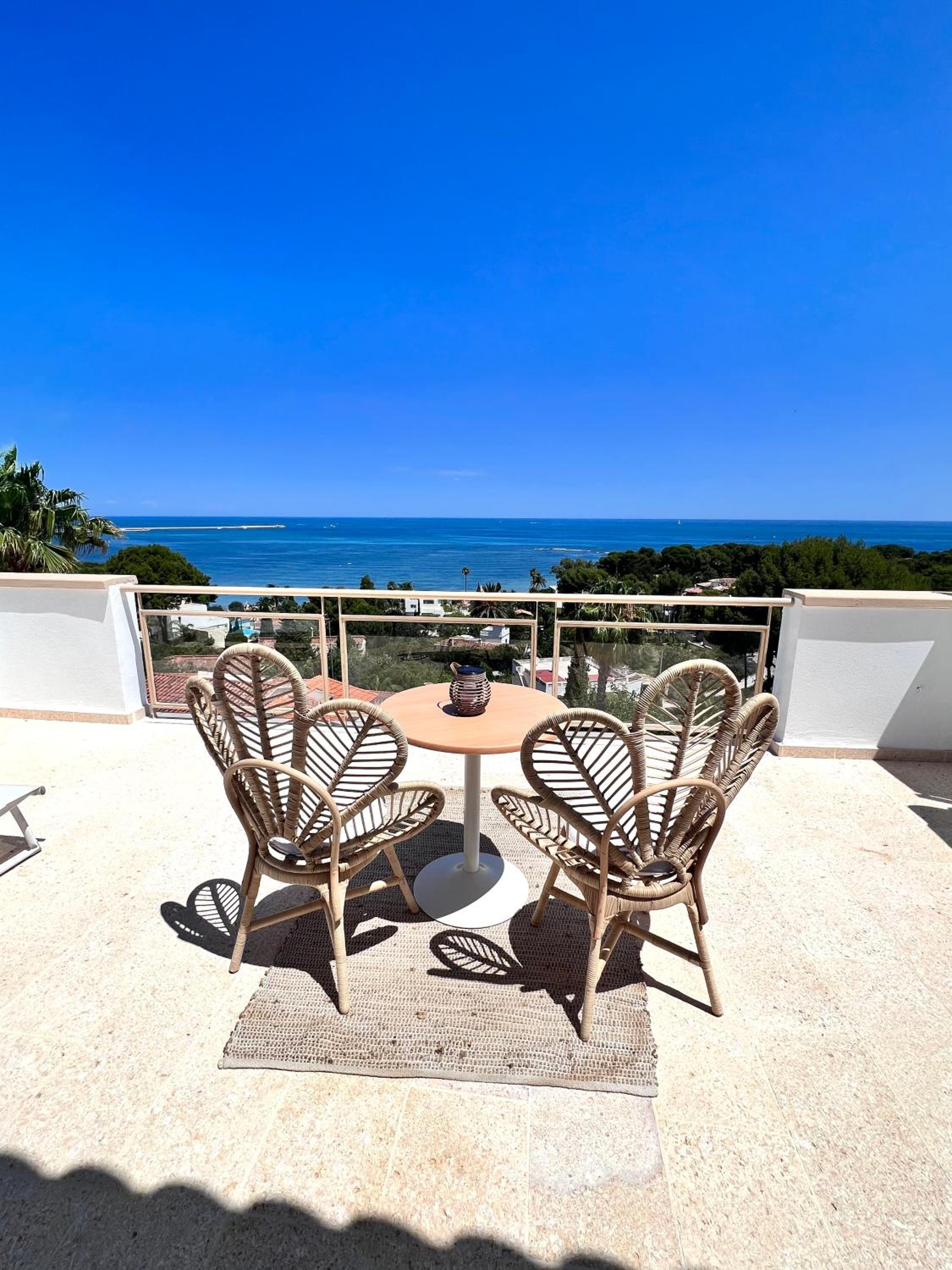 Deluxe Double Room with Terrace and Sea View photo 3